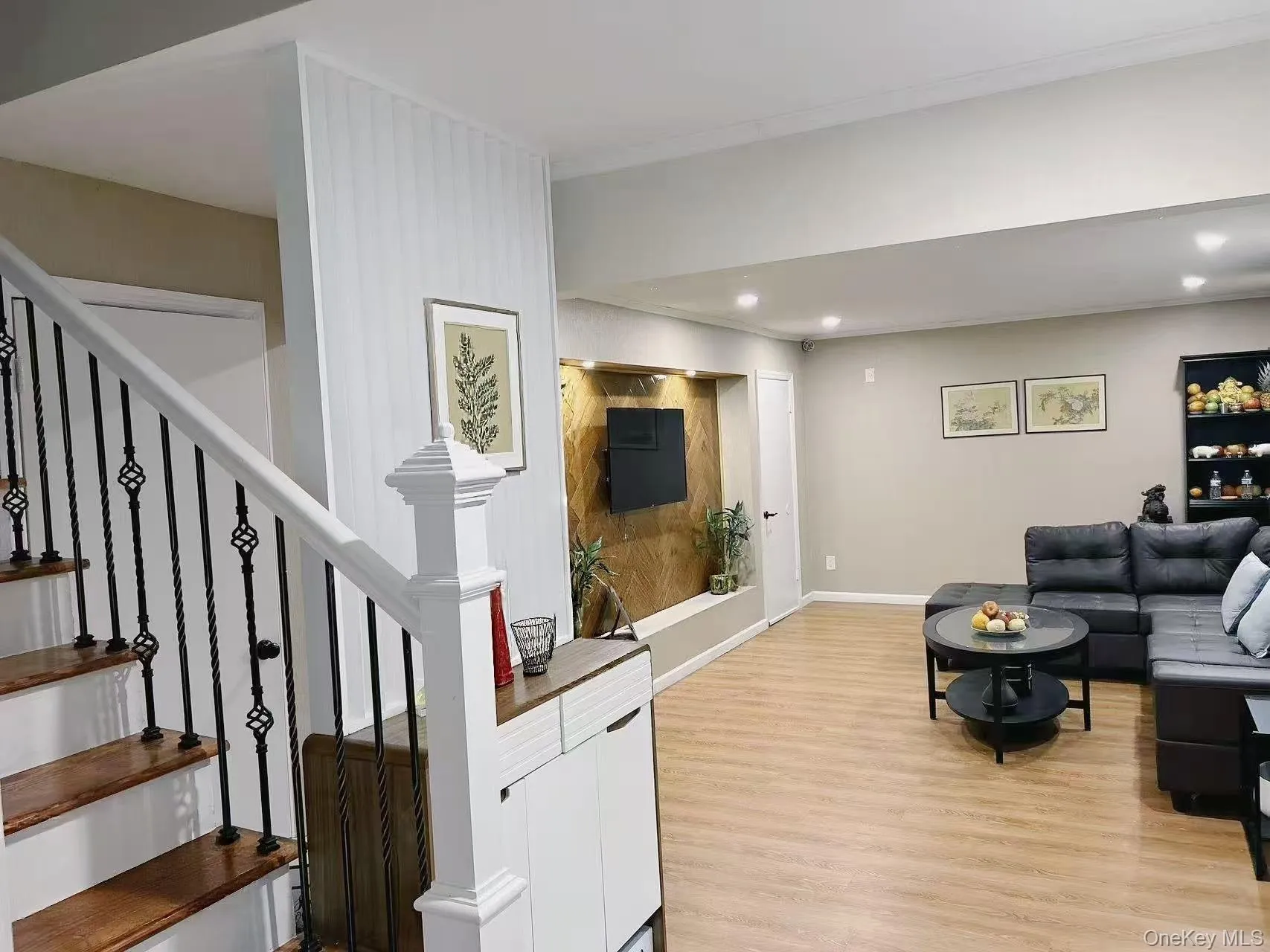 1 Wood Road, North Hempstead, NY, 4 Bedrooms Bedrooms, 10 Rooms Rooms,3 BathroomsBathrooms,Residential,For Rent,Wood,0,1033041 1 Wood Road, North Hempstead, NY, 4 Bedrooms Bedrooms, 10 Rooms Rooms,3 BathroomsBathrooms,Residential,For Rent,Wood,0,1033041