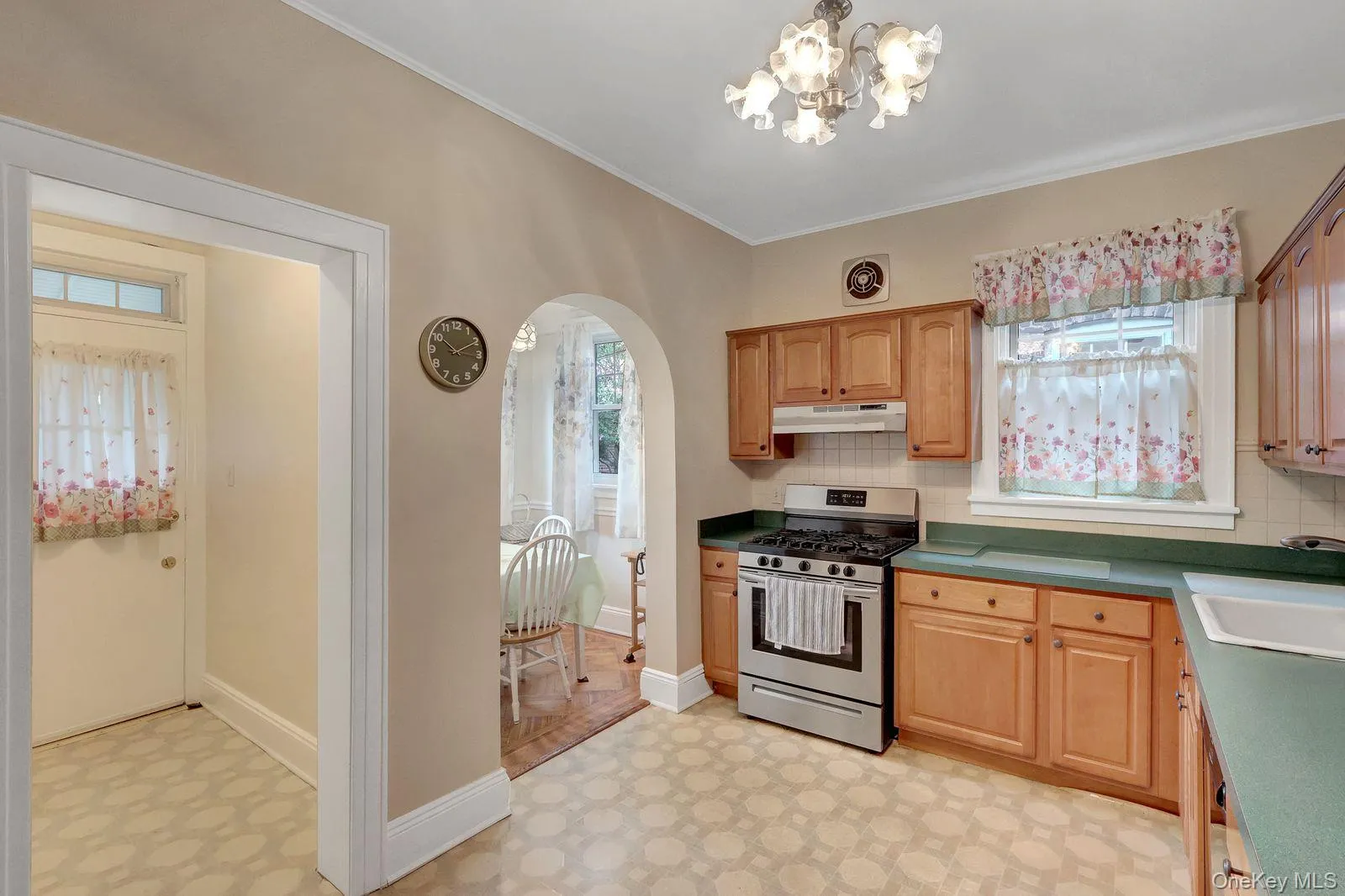 7718 86th Street, New York, NY, 3 Bedrooms Bedrooms, 7 Rooms Rooms,1 BathroomBathrooms,Residential,For Rent,86th,0,1033043 7718 86th Street, New York, NY, 3 Bedrooms Bedrooms, 7 Rooms Rooms,1 BathroomBathrooms,Residential,For Rent,86th,0,1033043