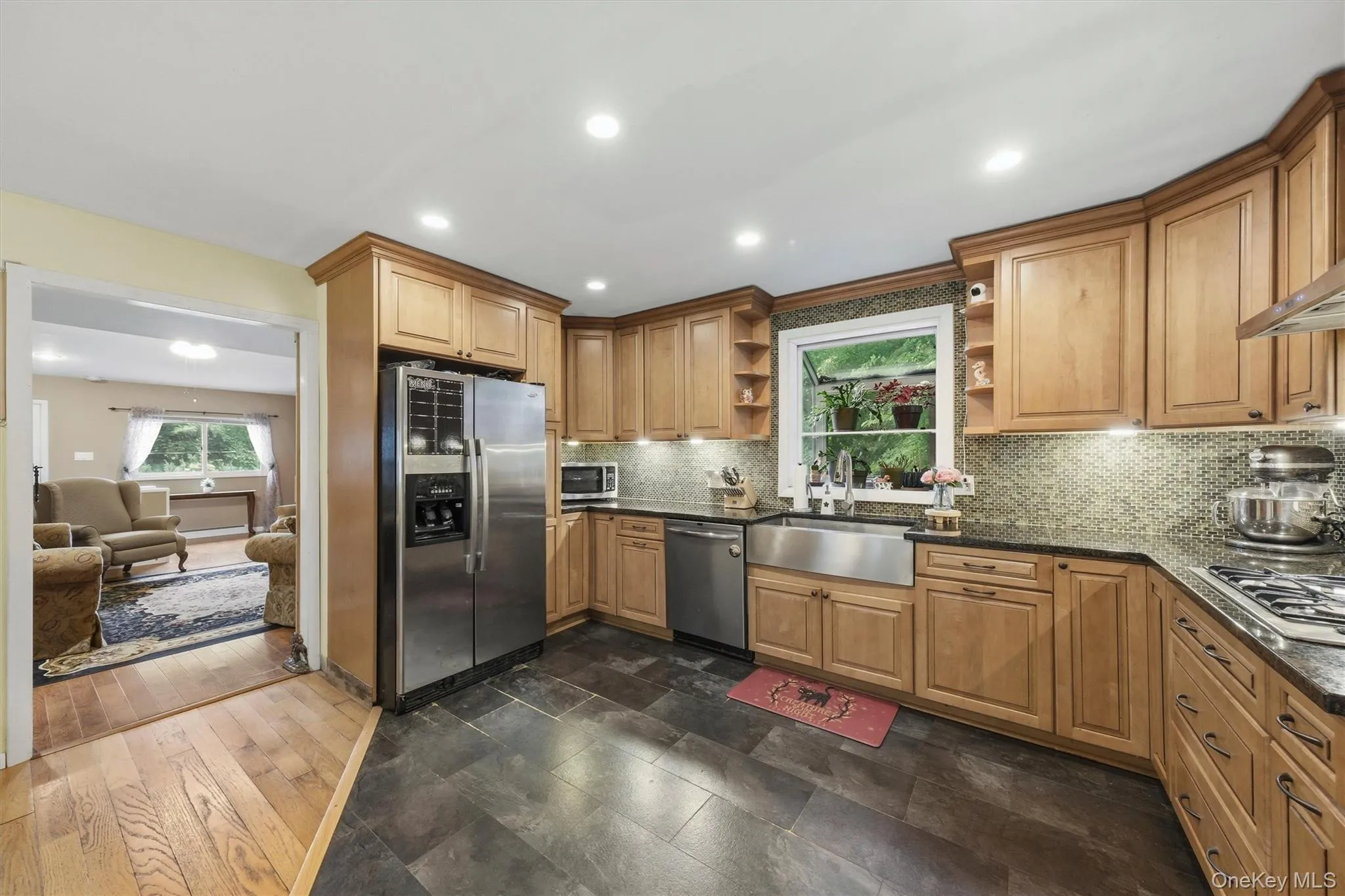Under cabinet lighting accents all the counters for easy meal preparation Under cabinet lighting accents all the counters for easy meal preparation