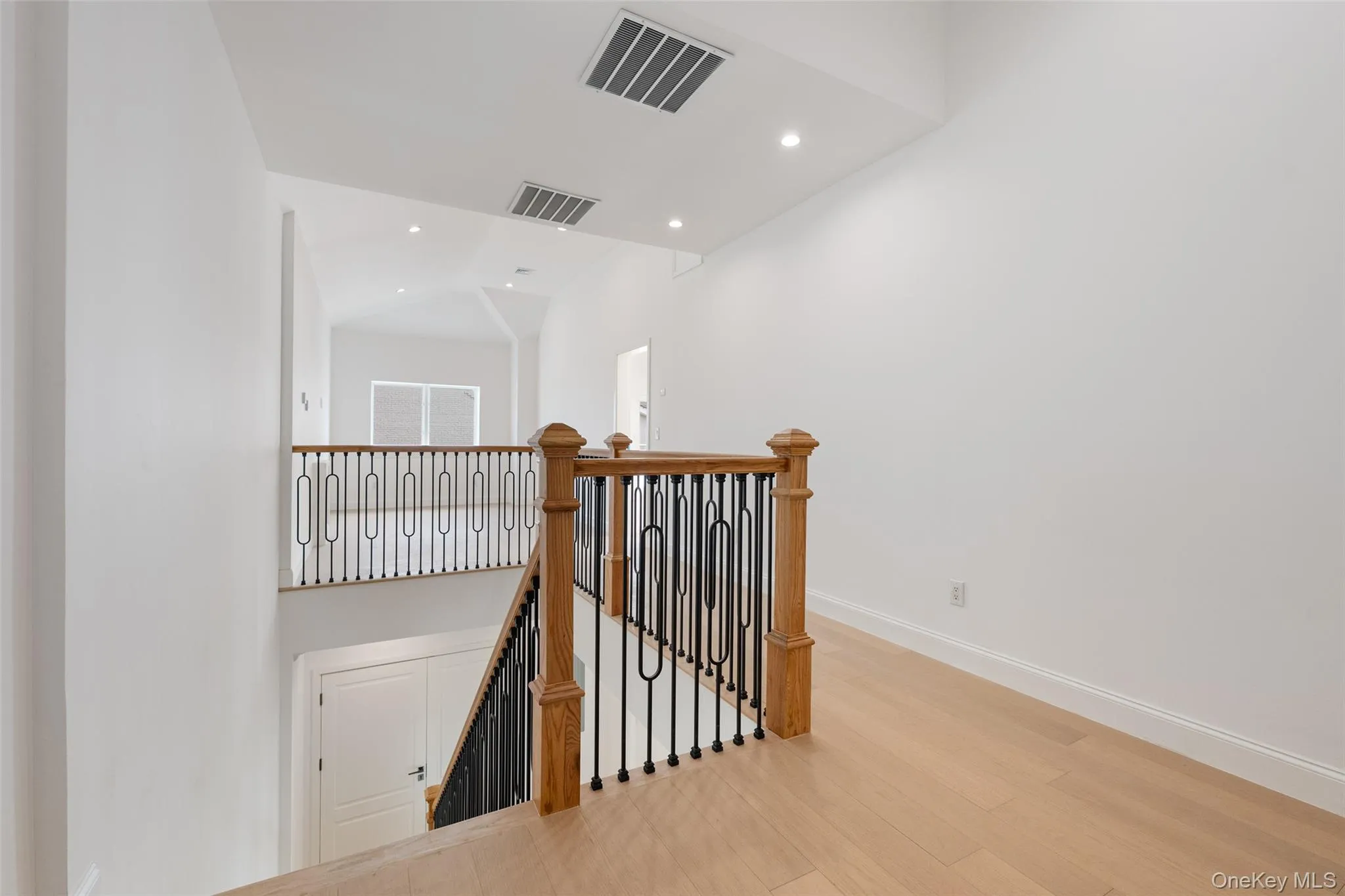 4 Angelas Place, New York, NY, 5 Bedrooms Bedrooms, 25 Rooms Rooms,4 BathroomsBathrooms,Residential,For Rent,Angelas,0,1033058 4 Angelas Place, New York, NY, 5 Bedrooms Bedrooms, 25 Rooms Rooms,4 BathroomsBathrooms,Residential,For Rent,Angelas,0,1033058