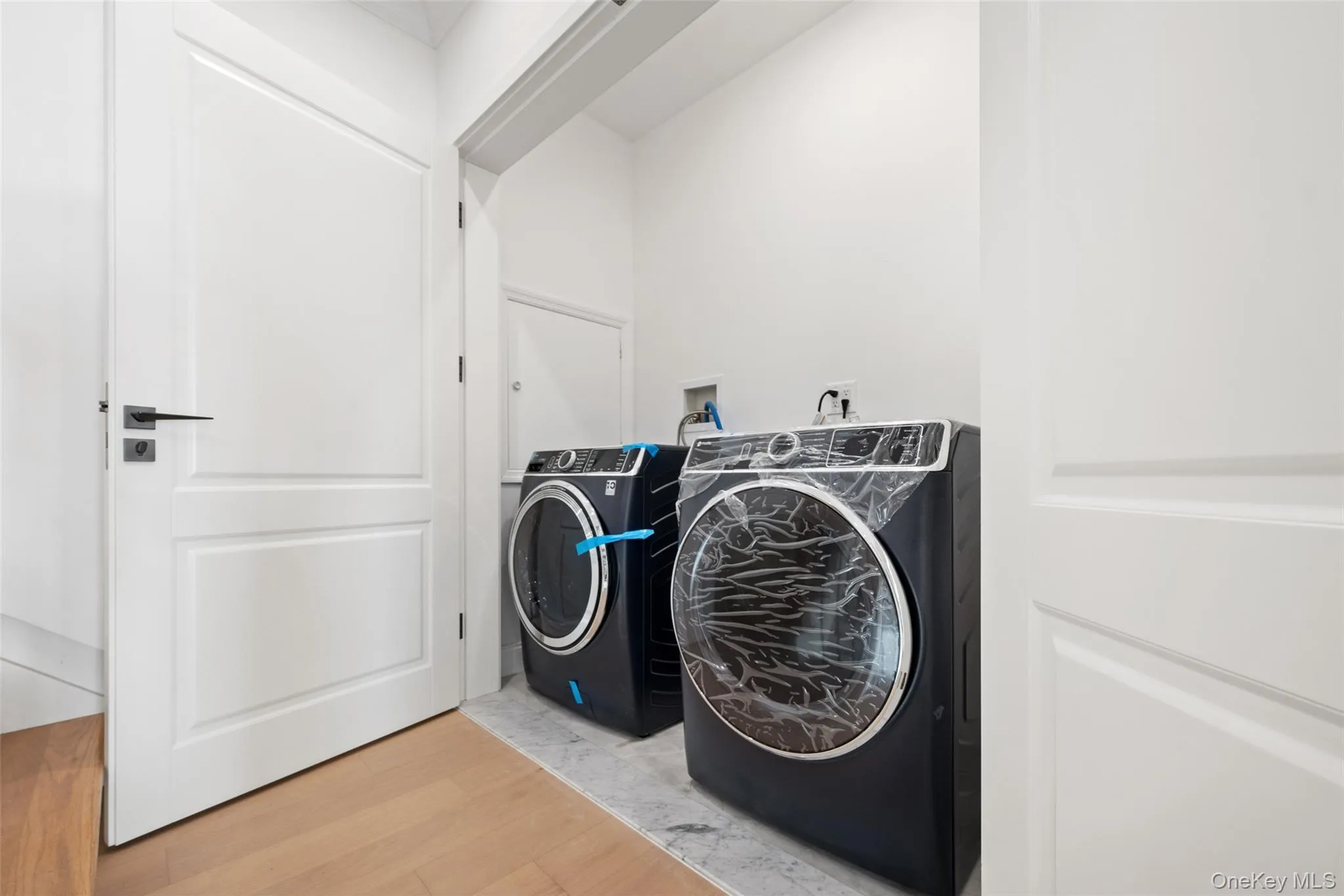 4 Angelas Place, New York, NY, 5 Bedrooms Bedrooms, 25 Rooms Rooms,4 BathroomsBathrooms,Residential,For Rent,Angelas,0,1033058 4 Angelas Place, New York, NY, 5 Bedrooms Bedrooms, 25 Rooms Rooms,4 BathroomsBathrooms,Residential,For Rent,Angelas,0,1033058