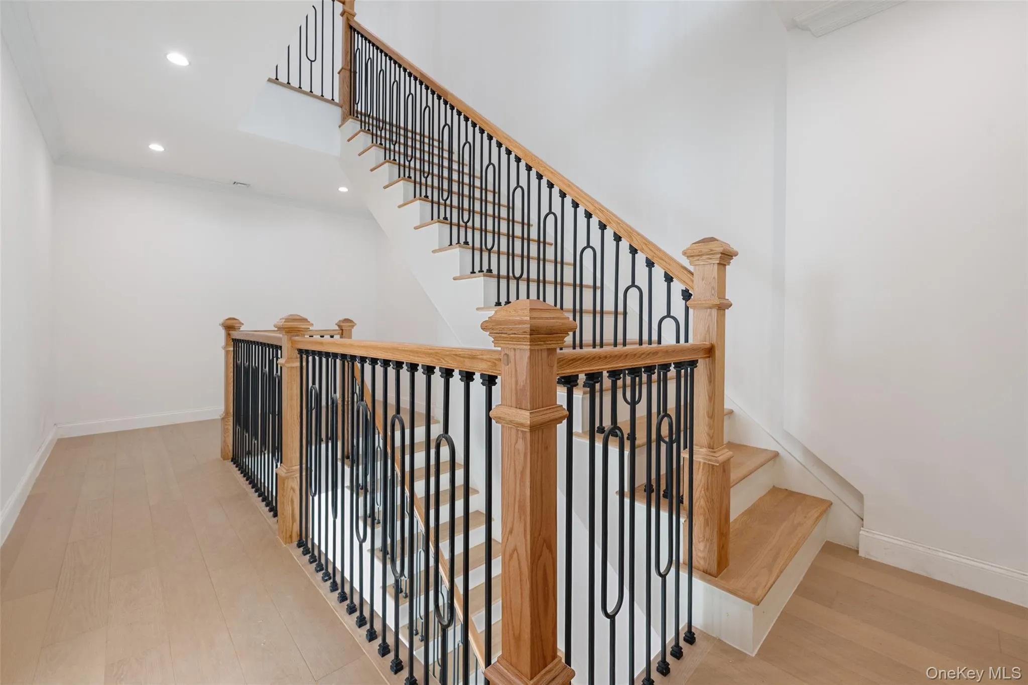 4 Angelas Place, New York, NY, 5 Bedrooms Bedrooms, 25 Rooms Rooms,4 BathroomsBathrooms,Residential,For Rent,Angelas,0,1033058 4 Angelas Place, New York, NY, 5 Bedrooms Bedrooms, 25 Rooms Rooms,4 BathroomsBathrooms,Residential,For Rent,Angelas,0,1033058