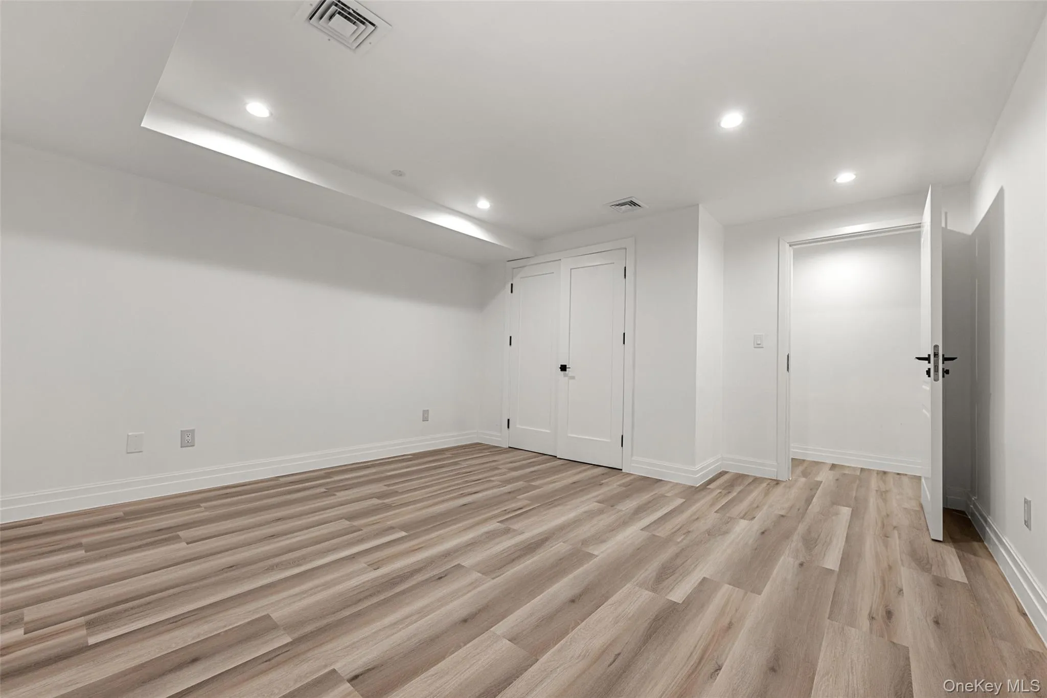 4 Angelas Place, New York, NY, 5 Bedrooms Bedrooms, 25 Rooms Rooms,4 BathroomsBathrooms,Residential,For Rent,Angelas,0,1033058 4 Angelas Place, New York, NY, 5 Bedrooms Bedrooms, 25 Rooms Rooms,4 BathroomsBathrooms,Residential,For Rent,Angelas,0,1033058