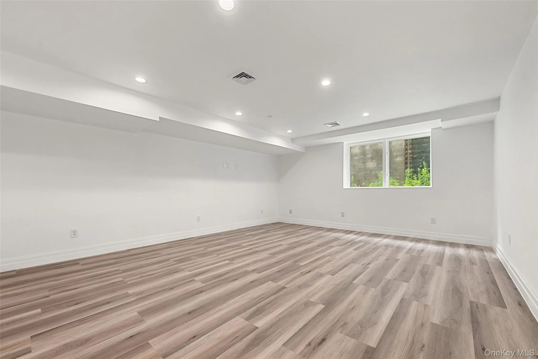 4 Angelas Place, New York, NY, 5 Bedrooms Bedrooms, 25 Rooms Rooms,4 BathroomsBathrooms,Residential,For Rent,Angelas,0,1033058 4 Angelas Place, New York, NY, 5 Bedrooms Bedrooms, 25 Rooms Rooms,4 BathroomsBathrooms,Residential,For Rent,Angelas,0,1033058