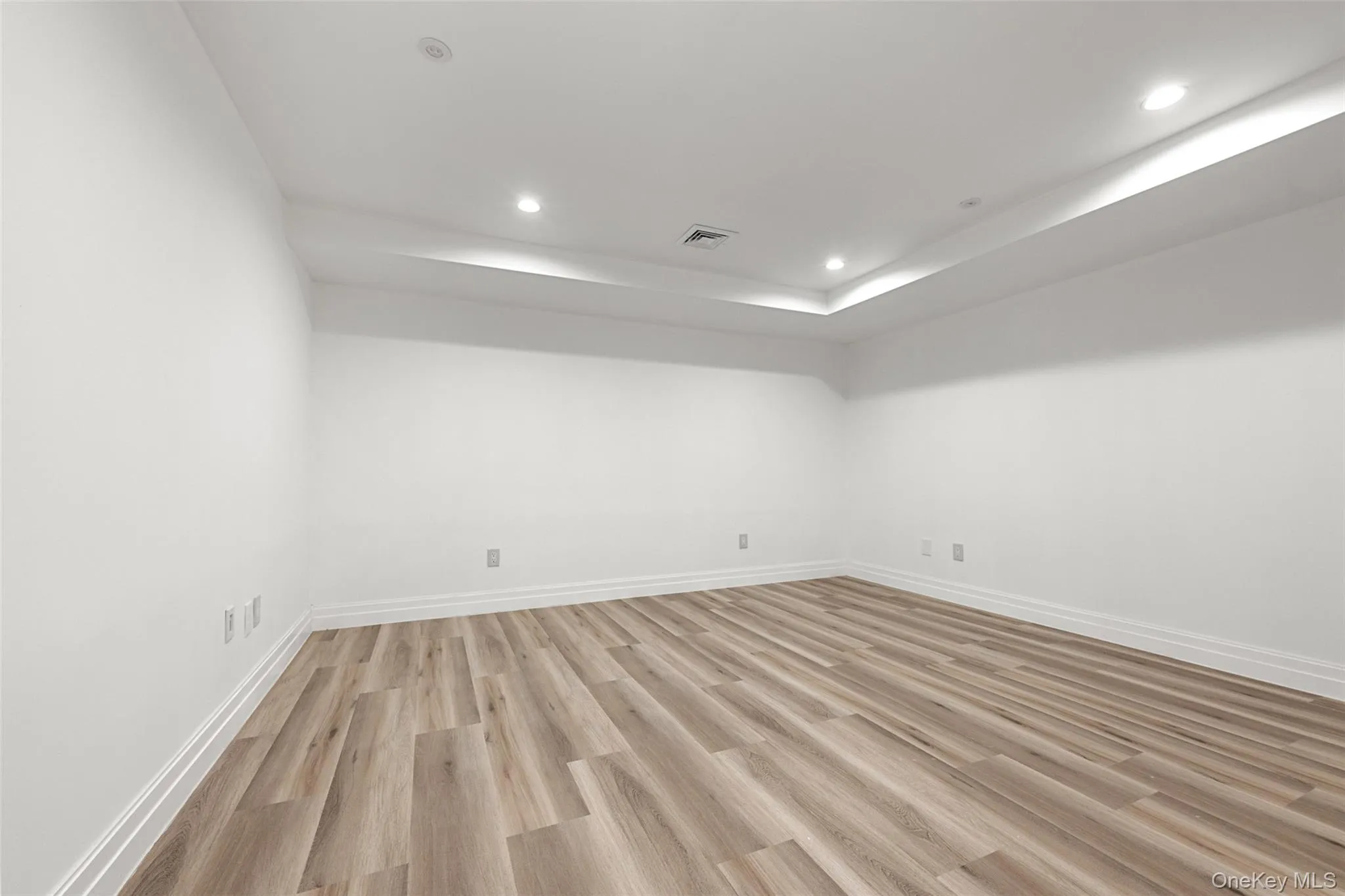 4 Angelas Place, New York, NY, 5 Bedrooms Bedrooms, 25 Rooms Rooms,4 BathroomsBathrooms,Residential,For Rent,Angelas,0,1033058 4 Angelas Place, New York, NY, 5 Bedrooms Bedrooms, 25 Rooms Rooms,4 BathroomsBathrooms,Residential,For Rent,Angelas,0,1033058