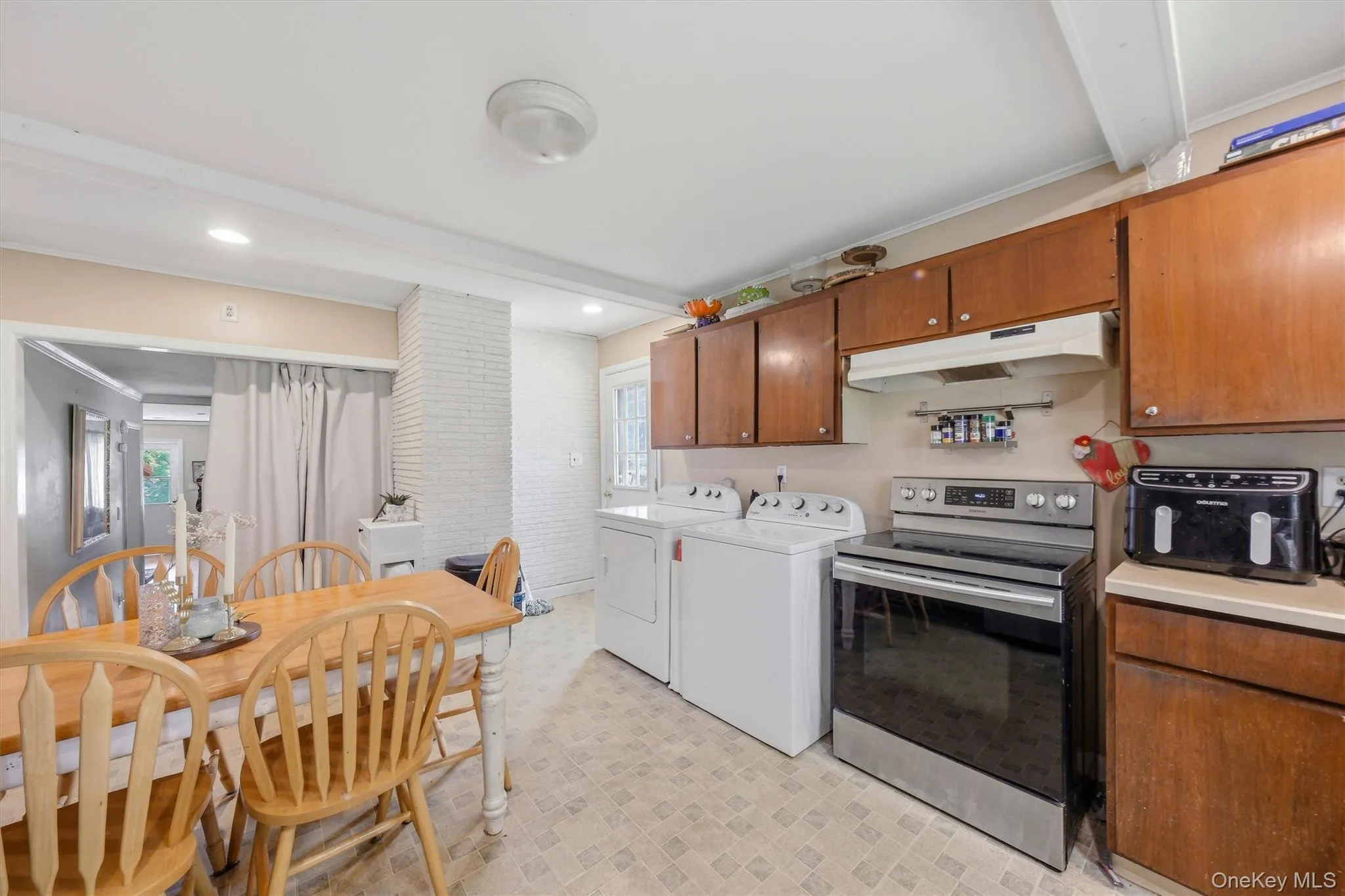 6 Cherry Street, Highlands, NY, 2 Bedrooms Bedrooms, 7 Rooms Rooms,1 BathroomBathrooms,Residential,For Rent,Cherry,0,1033075 6 Cherry Street, Highlands, NY, 2 Bedrooms Bedrooms, 7 Rooms Rooms,1 BathroomBathrooms,Residential,For Rent,Cherry,0,1033075