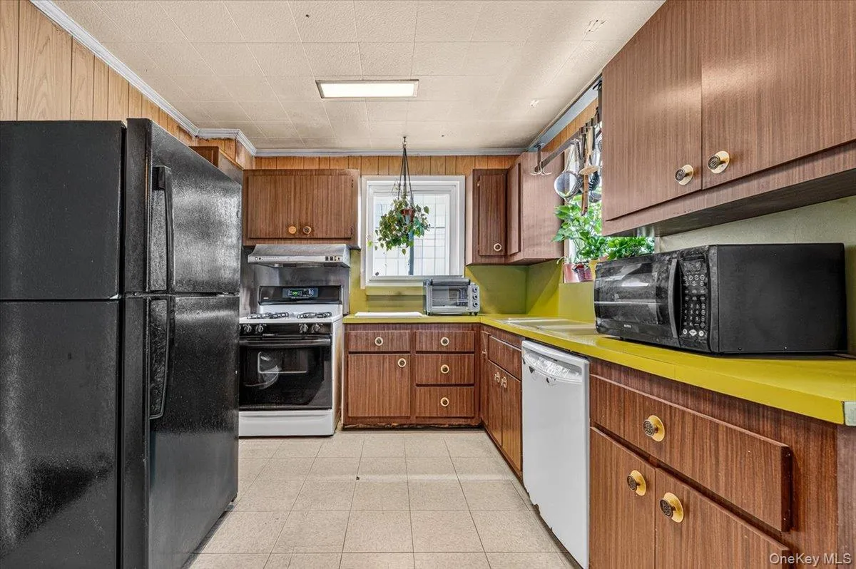88-32 187th Place, New York, NY, 3 Bedrooms Bedrooms, 8 Rooms Rooms,1 BathroomBathrooms,Residential,For Rent,187th,0,1033080 88-32 187th Place, New York, NY, 3 Bedrooms Bedrooms, 8 Rooms Rooms,1 BathroomBathrooms,Residential,For Rent,187th,0,1033080