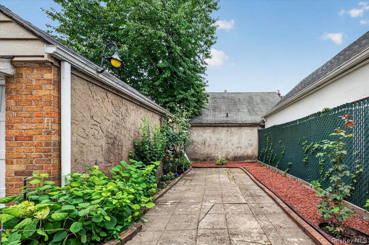 88-32 187th Place, New York, NY, 3 Bedrooms Bedrooms, 8 Rooms Rooms,1 BathroomBathrooms,Residential,For Rent,187th,0,1033080 88-32 187th Place, New York, NY, 3 Bedrooms Bedrooms, 8 Rooms Rooms,1 BathroomBathrooms,Residential,For Rent,187th,0,1033080