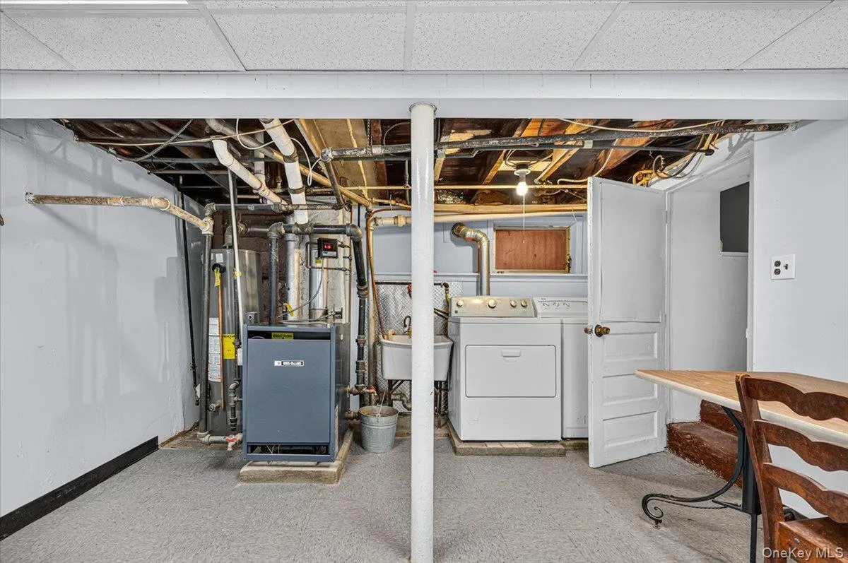 88-32 187th Place, New York, NY, 3 Bedrooms Bedrooms, 8 Rooms Rooms,1 BathroomBathrooms,Residential,For Rent,187th,0,1033080 88-32 187th Place, New York, NY, 3 Bedrooms Bedrooms, 8 Rooms Rooms,1 BathroomBathrooms,Residential,For Rent,187th,0,1033080