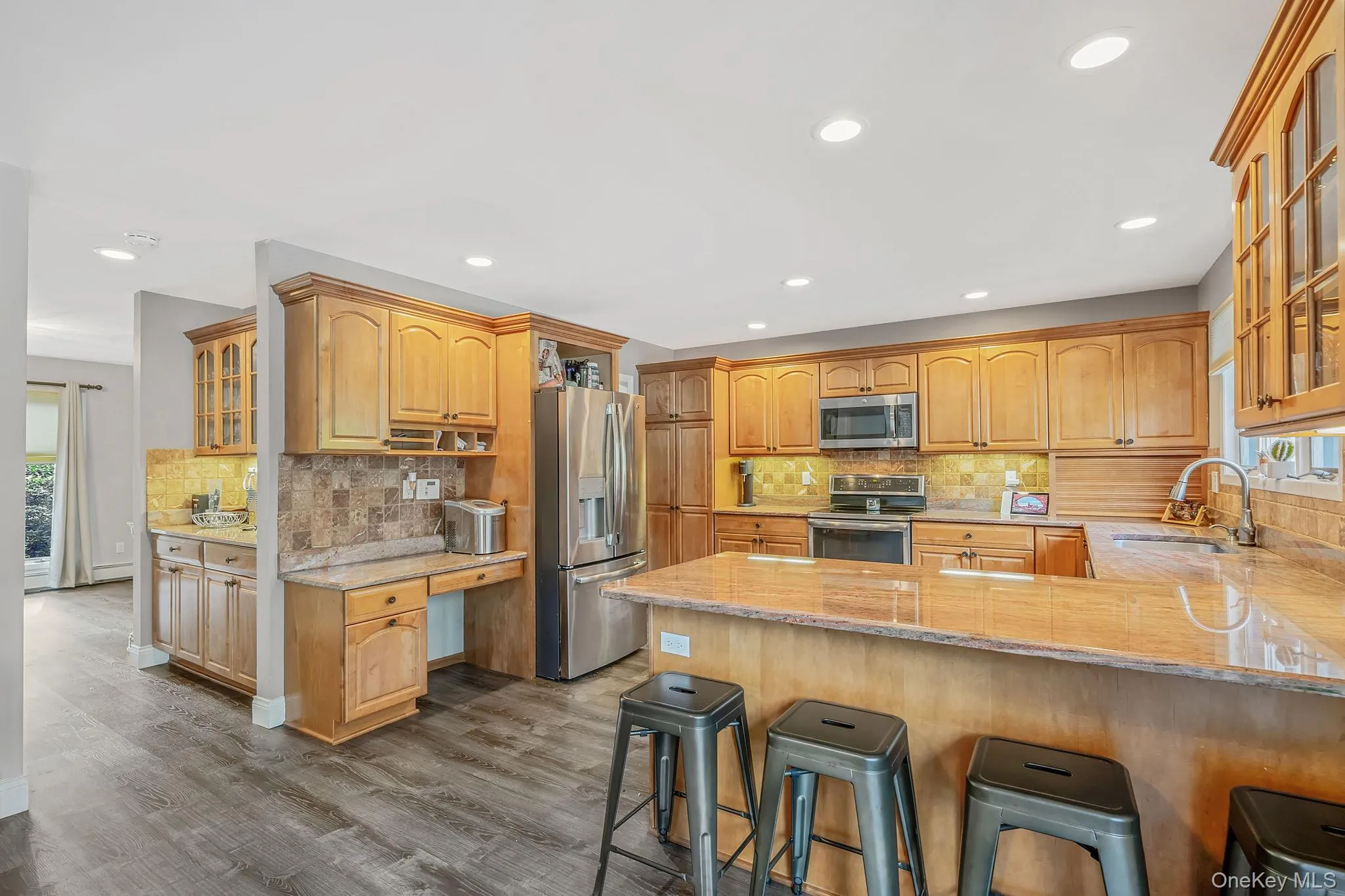 16 Oak Hills Drive, Brookhaven, NY, 4 Bedrooms Bedrooms, 9 Rooms Rooms,2 BathroomsBathrooms,Residential,For Rent,Oak Hills,0,1033083 16 Oak Hills Drive, Brookhaven, NY, 4 Bedrooms Bedrooms, 9 Rooms Rooms,2 BathroomsBathrooms,Residential,For Rent,Oak Hills,0,1033083