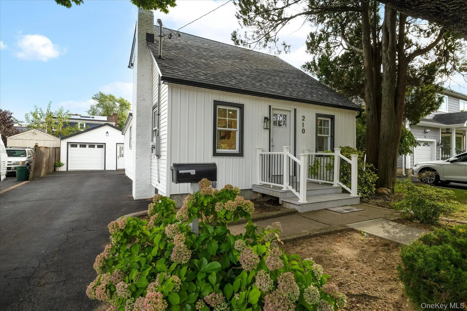 210 Delaware Avenue, Oyster Bay, NY, 3 Bedrooms Bedrooms, 7 Rooms Rooms,2 BathroomsBathrooms,Residential,For Rent,Delaware,0,1033084 210 Delaware Avenue, Oyster Bay, NY, 3 Bedrooms Bedrooms, 7 Rooms Rooms,2 BathroomsBathrooms,Residential,For Rent,Delaware,0,1033084