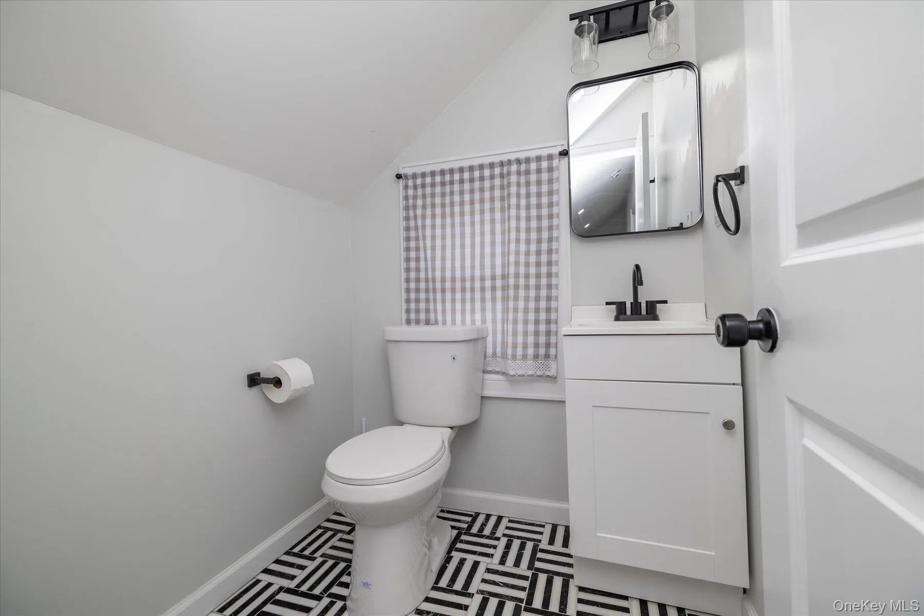 210 Delaware Avenue, Oyster Bay, NY, 3 Bedrooms Bedrooms, 7 Rooms Rooms,2 BathroomsBathrooms,Residential,For Rent,Delaware,0,1033084 210 Delaware Avenue, Oyster Bay, NY, 3 Bedrooms Bedrooms, 7 Rooms Rooms,2 BathroomsBathrooms,Residential,For Rent,Delaware,0,1033084