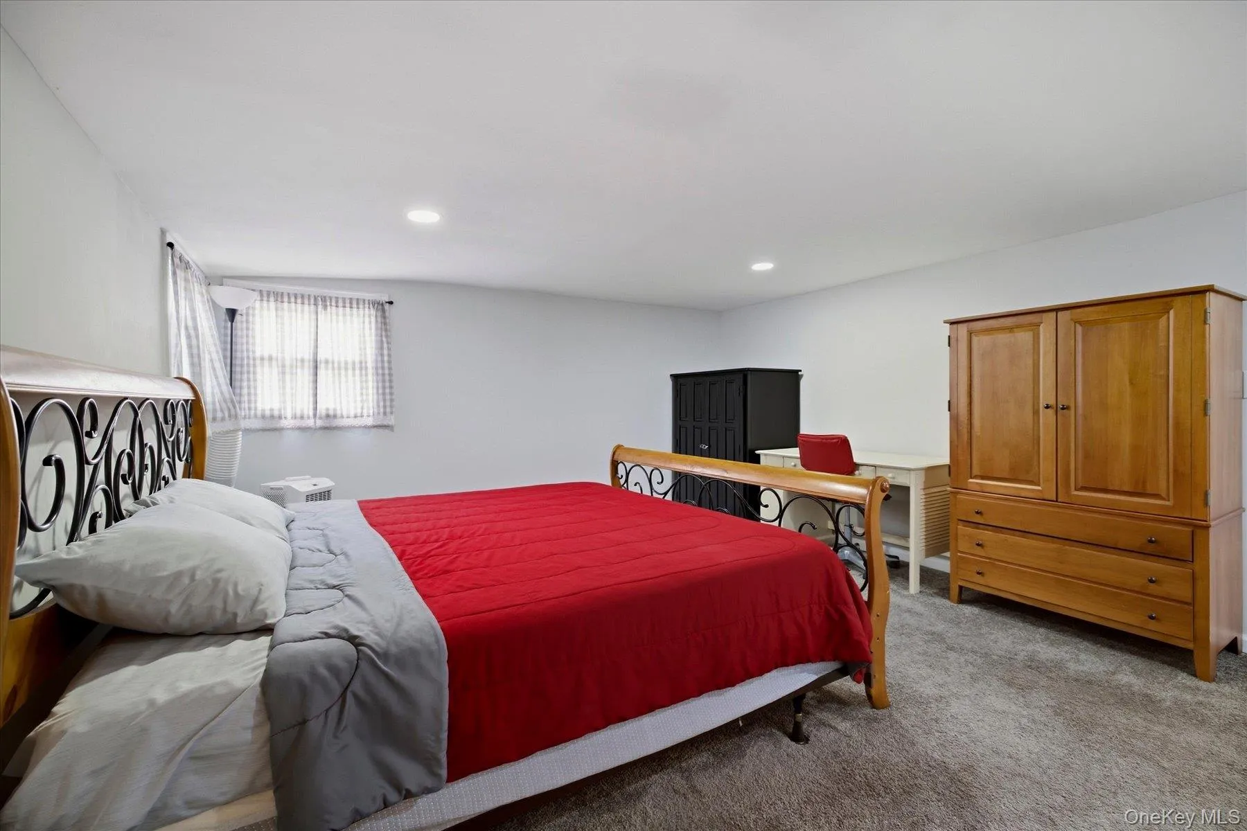 210 Delaware Avenue, Oyster Bay, NY, 3 Bedrooms Bedrooms, 7 Rooms Rooms,2 BathroomsBathrooms,Residential,For Rent,Delaware,0,1033084 210 Delaware Avenue, Oyster Bay, NY, 3 Bedrooms Bedrooms, 7 Rooms Rooms,2 BathroomsBathrooms,Residential,For Rent,Delaware,0,1033084