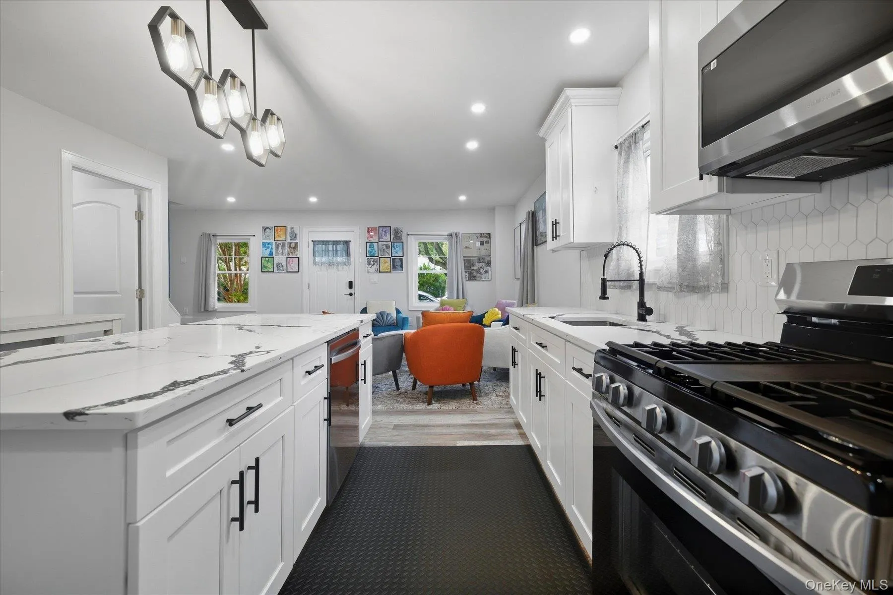 210 Delaware Avenue, Oyster Bay, NY, 3 Bedrooms Bedrooms, 7 Rooms Rooms,2 BathroomsBathrooms,Residential,For Rent,Delaware,0,1033084 210 Delaware Avenue, Oyster Bay, NY, 3 Bedrooms Bedrooms, 7 Rooms Rooms,2 BathroomsBathrooms,Residential,For Rent,Delaware,0,1033084