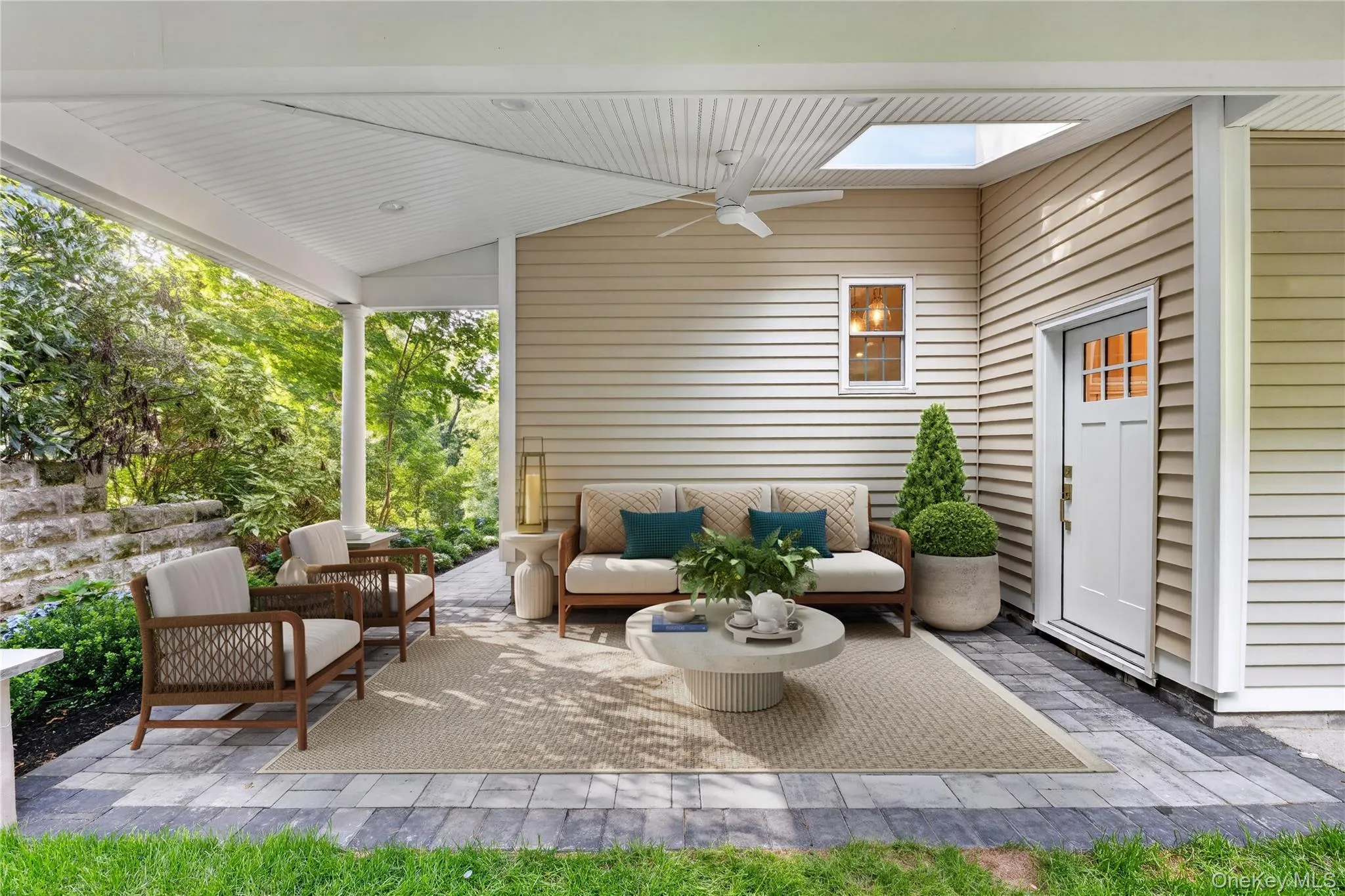 Secluded Yard with access to kitchen Secluded Yard with access to kitchen
