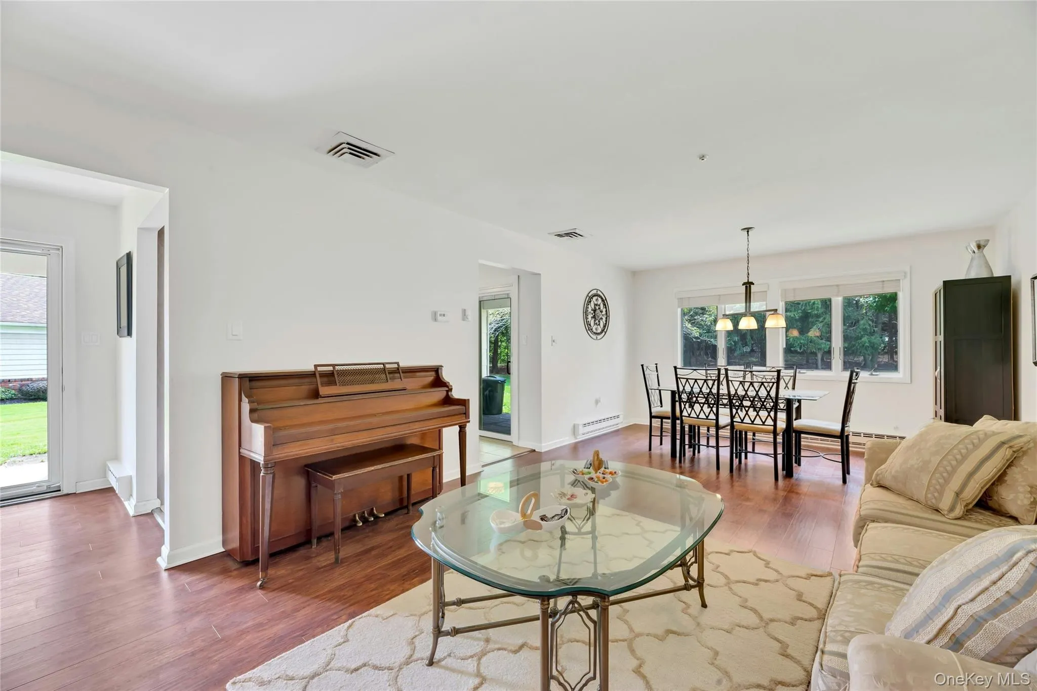 62 Hearthside Drive, Brookhaven, NY, 2 Bedrooms Bedrooms, 5 Rooms Rooms,2 BathroomsBathrooms,Residential,For Rent,Hearthside,0,1033093 62 Hearthside Drive, Brookhaven, NY, 2 Bedrooms Bedrooms, 5 Rooms Rooms,2 BathroomsBathrooms,Residential,For Rent,Hearthside,0,1033093