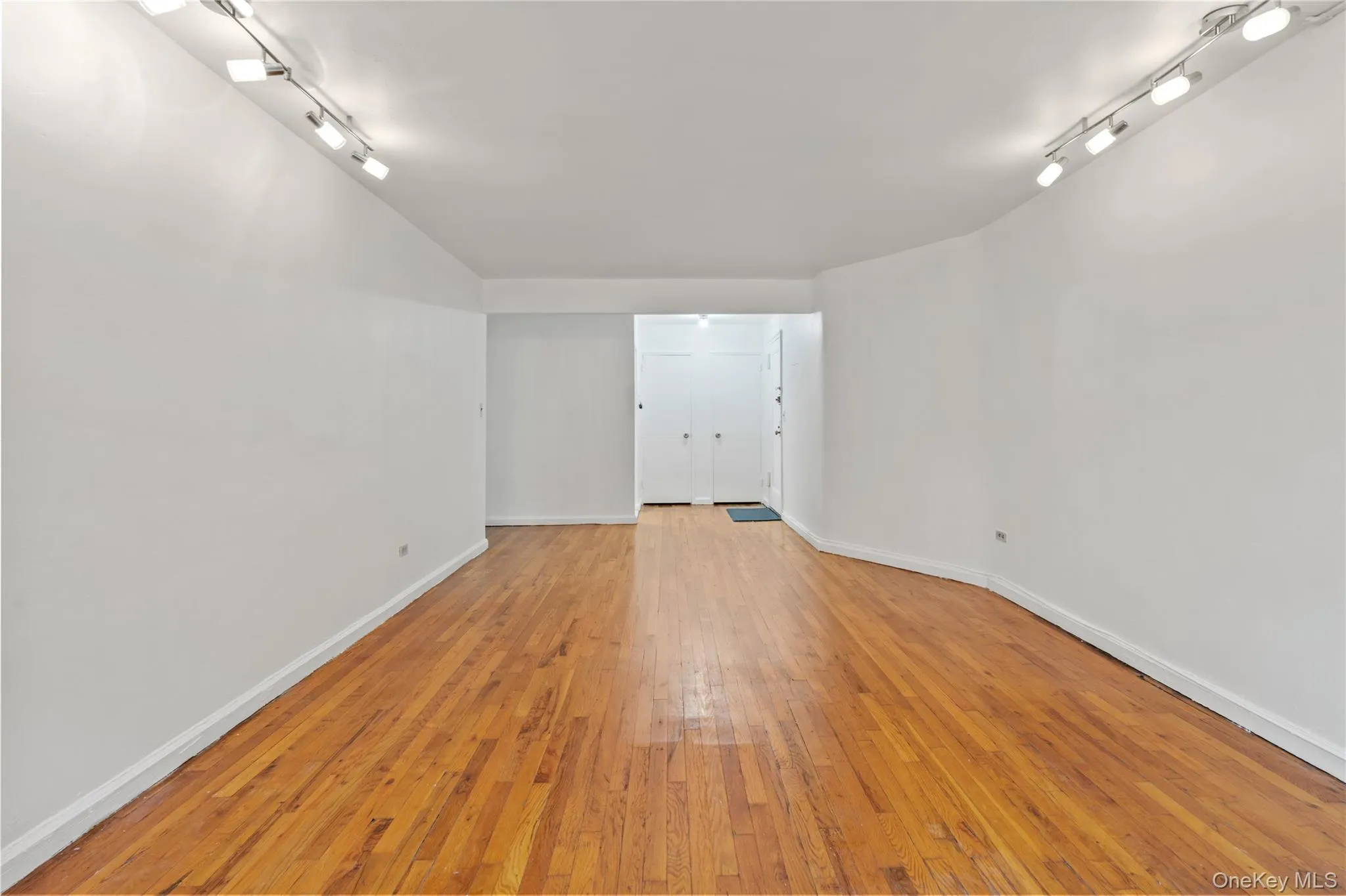 67-25 Clyde Street, New York, NY, 1 Bedroom Bedrooms, 3 Rooms Rooms,1 BathroomBathrooms,Residential,For Rent,Clyde,0,1033095 67-25 Clyde Street, New York, NY, 1 Bedroom Bedrooms, 3 Rooms Rooms,1 BathroomBathrooms,Residential,For Rent,Clyde,0,1033095