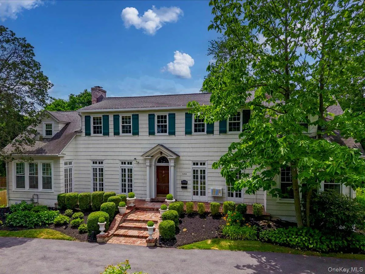 1146 North Avenue, New Rochelle, NY, 6 Bedrooms Bedrooms, 13 Rooms Rooms,4 BathroomsBathrooms,Residential Lease,For Rent,North,0,1033097 1146 North Avenue, New Rochelle, NY, 6 Bedrooms Bedrooms, 13 Rooms Rooms,4 BathroomsBathrooms,Residential Lease,For Rent,North,0,1033097