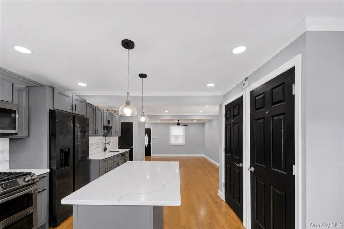 2565 Westervelt Avenue, New York, NY, 3 Bedrooms Bedrooms, 6 Rooms Rooms,1 BathroomBathrooms,Residential,For Rent,Westervelt,0,1033098 2565 Westervelt Avenue, New York, NY, 3 Bedrooms Bedrooms, 6 Rooms Rooms,1 BathroomBathrooms,Residential,For Rent,Westervelt,0,1033098