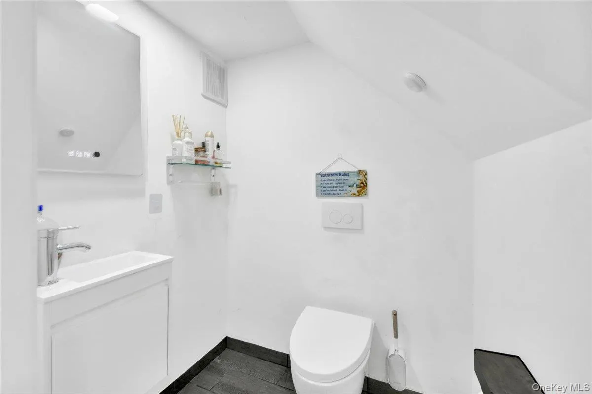 2565 Westervelt Avenue, New York, NY, 3 Bedrooms Bedrooms, 6 Rooms Rooms,1 BathroomBathrooms,Residential,For Rent,Westervelt,0,1033098 2565 Westervelt Avenue, New York, NY, 3 Bedrooms Bedrooms, 6 Rooms Rooms,1 BathroomBathrooms,Residential,For Rent,Westervelt,0,1033098