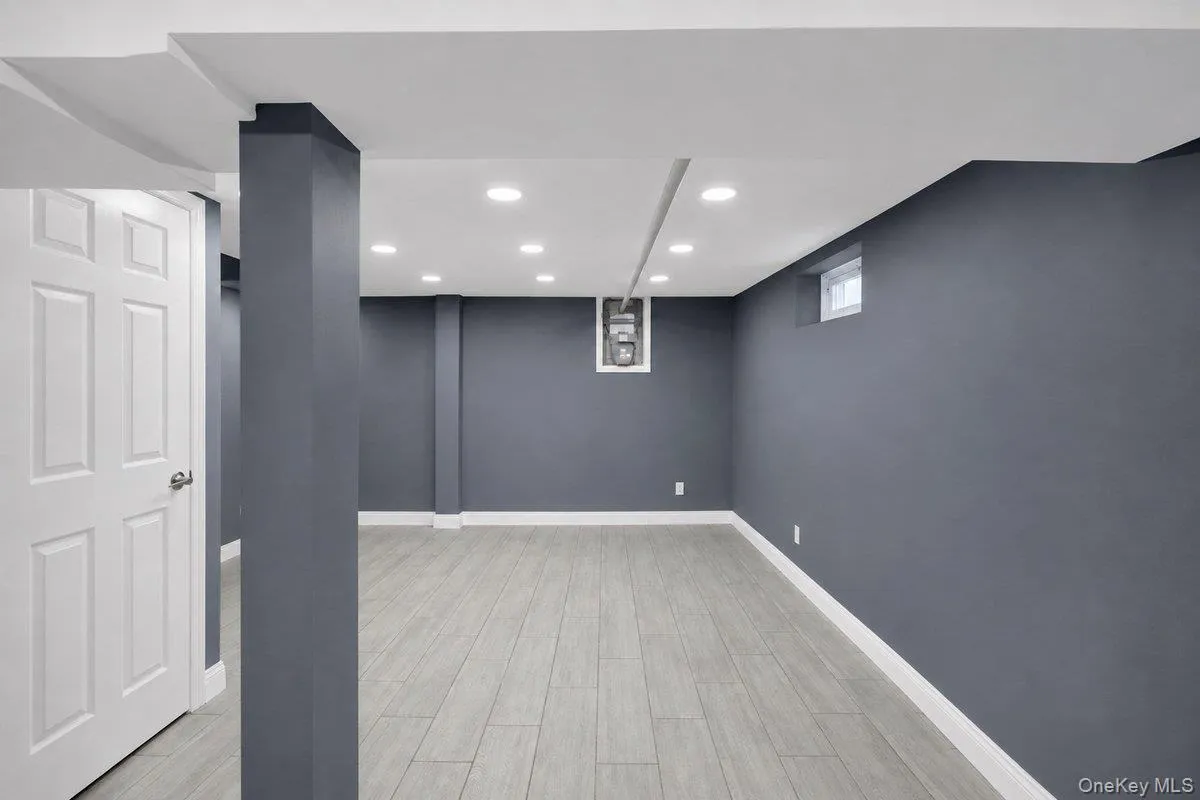 2565 Westervelt Avenue, New York, NY, 3 Bedrooms Bedrooms, 6 Rooms Rooms,1 BathroomBathrooms,Residential,For Rent,Westervelt,0,1033098 2565 Westervelt Avenue, New York, NY, 3 Bedrooms Bedrooms, 6 Rooms Rooms,1 BathroomBathrooms,Residential,For Rent,Westervelt,0,1033098