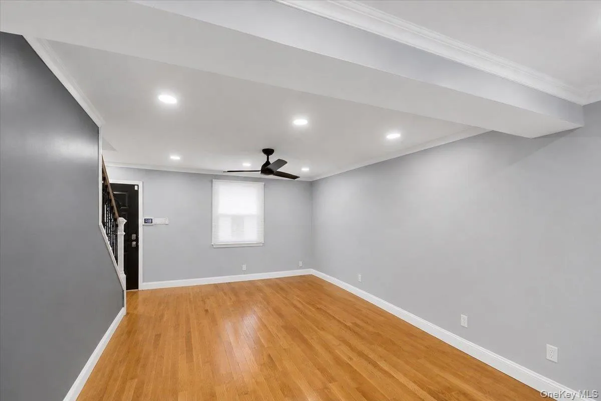 2565 Westervelt Avenue, New York, NY, 3 Bedrooms Bedrooms, 6 Rooms Rooms,1 BathroomBathrooms,Residential,For Rent,Westervelt,0,1033098 2565 Westervelt Avenue, New York, NY, 3 Bedrooms Bedrooms, 6 Rooms Rooms,1 BathroomBathrooms,Residential,For Rent,Westervelt,0,1033098