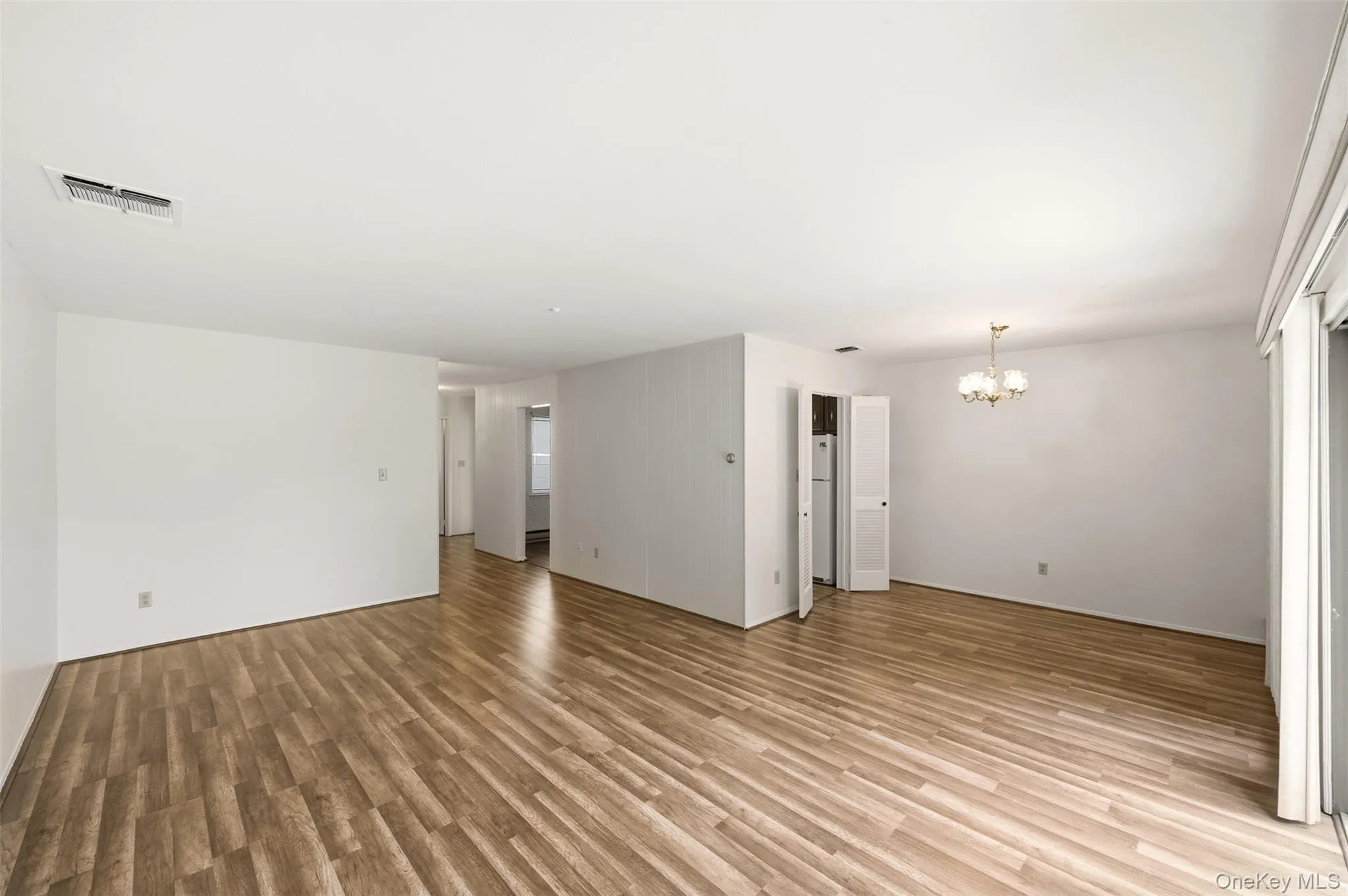 1006 Cabot Path, Smithtown, NY, 1 Bedroom Bedrooms, 4 Rooms Rooms,1 BathroomBathrooms,Residential,For Rent,Cabot,0,1033101 1006 Cabot Path, Smithtown, NY, 1 Bedroom Bedrooms, 4 Rooms Rooms,1 BathroomBathrooms,Residential,For Rent,Cabot,0,1033101