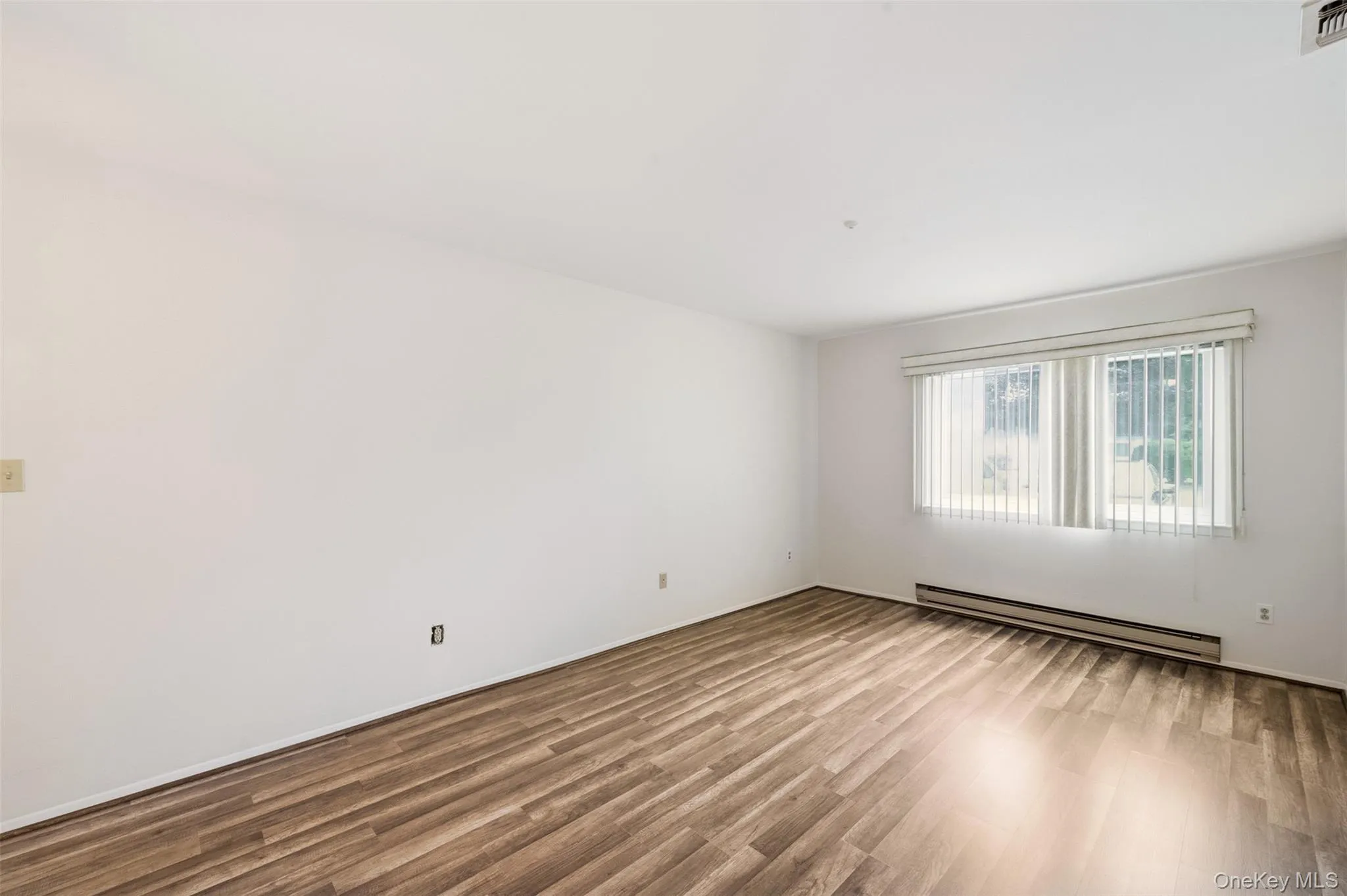 1006 Cabot Path, Smithtown, NY, 1 Bedroom Bedrooms, 4 Rooms Rooms,1 BathroomBathrooms,Residential,For Rent,Cabot,0,1033101 1006 Cabot Path, Smithtown, NY, 1 Bedroom Bedrooms, 4 Rooms Rooms,1 BathroomBathrooms,Residential,For Rent,Cabot,0,1033101