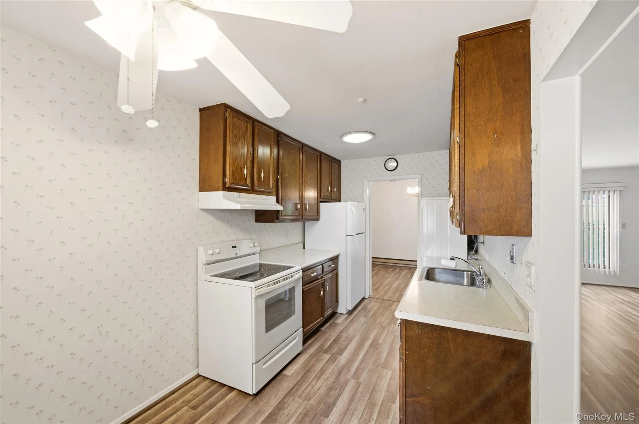 1006 Cabot Path, Smithtown, NY, 1 Bedroom Bedrooms, 4 Rooms Rooms,1 BathroomBathrooms,Residential,For Rent,Cabot,0,1033101 1006 Cabot Path, Smithtown, NY, 1 Bedroom Bedrooms, 4 Rooms Rooms,1 BathroomBathrooms,Residential,For Rent,Cabot,0,1033101