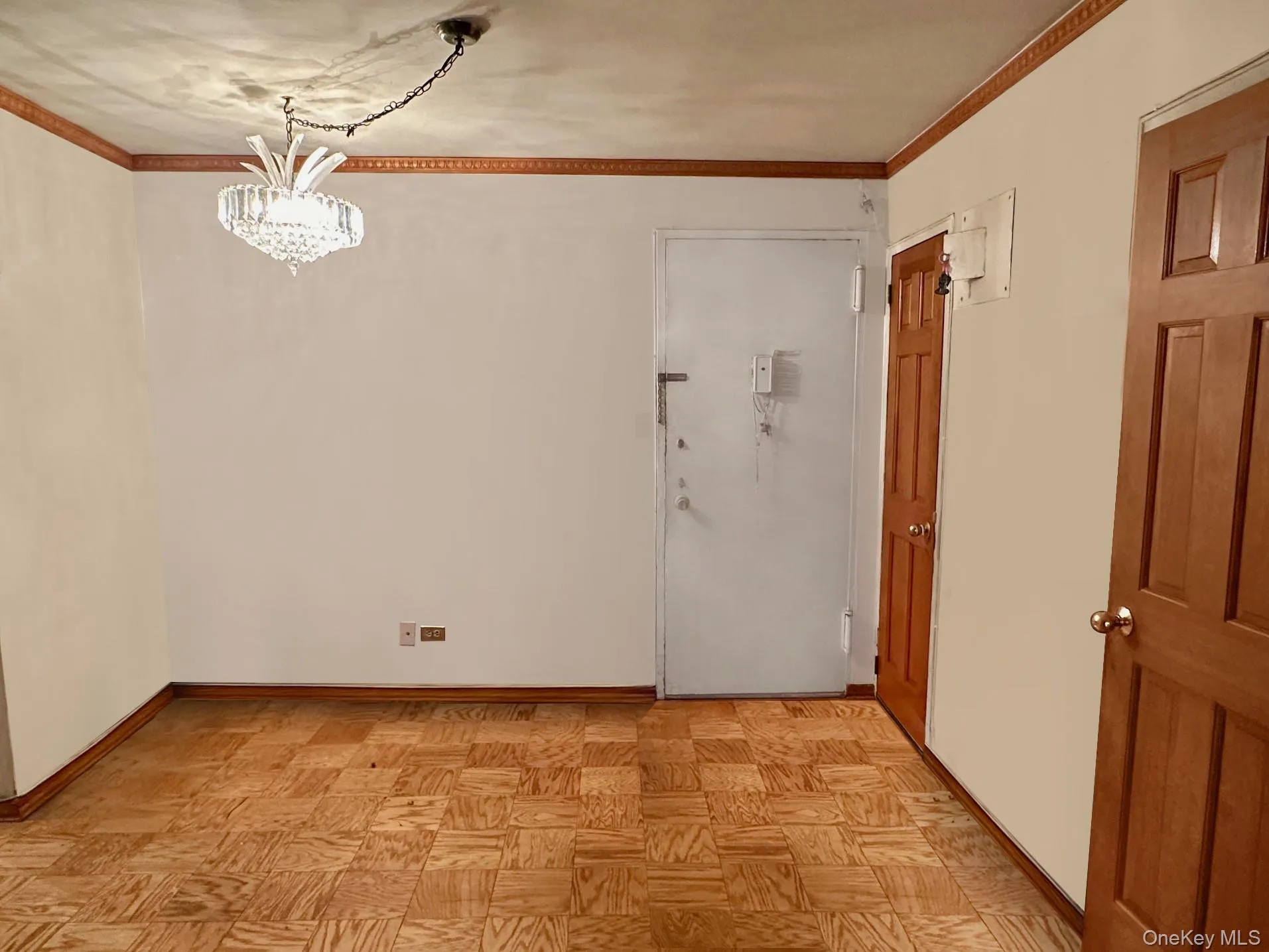 61-20 Grand Central Parkway, New York, NY, 1 Bedroom Bedrooms, 3 Rooms Rooms,1 BathroomBathrooms,Residential,For Rent,Grand Central,0,1033106 61-20 Grand Central Parkway, New York, NY, 1 Bedroom Bedrooms, 3 Rooms Rooms,1 BathroomBathrooms,Residential,For Rent,Grand Central,0,1033106