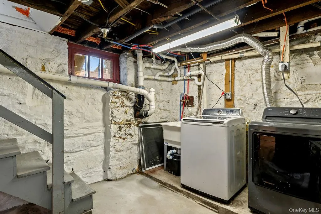 7 Clinton Place, Ramapo, NY, 4 Bedrooms Bedrooms, 8 Rooms Rooms,2 BathroomsBathrooms,Residential,For Rent,Clinton,0,1033122 7 Clinton Place, Ramapo, NY, 4 Bedrooms Bedrooms, 8 Rooms Rooms,2 BathroomsBathrooms,Residential,For Rent,Clinton,0,1033122