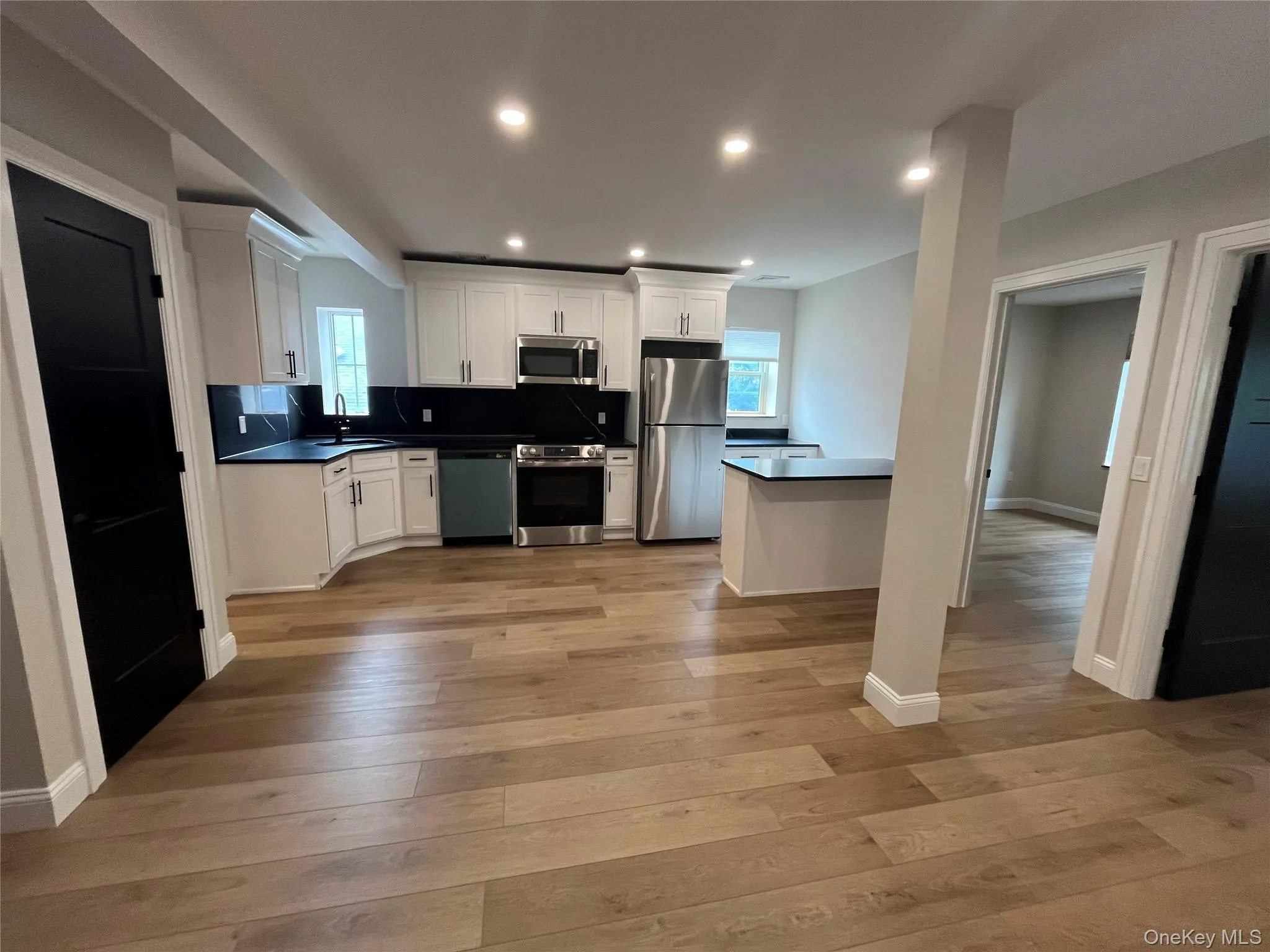 68A Main Street, Babylon, NY, 2 Bedrooms Bedrooms, 4 Rooms Rooms,1 BathroomBathrooms,Residential Lease,For Rent,Main,0,1033125 68A Main Street, Babylon, NY, 2 Bedrooms Bedrooms, 4 Rooms Rooms,1 BathroomBathrooms,Residential Lease,For Rent,Main,0,1033125