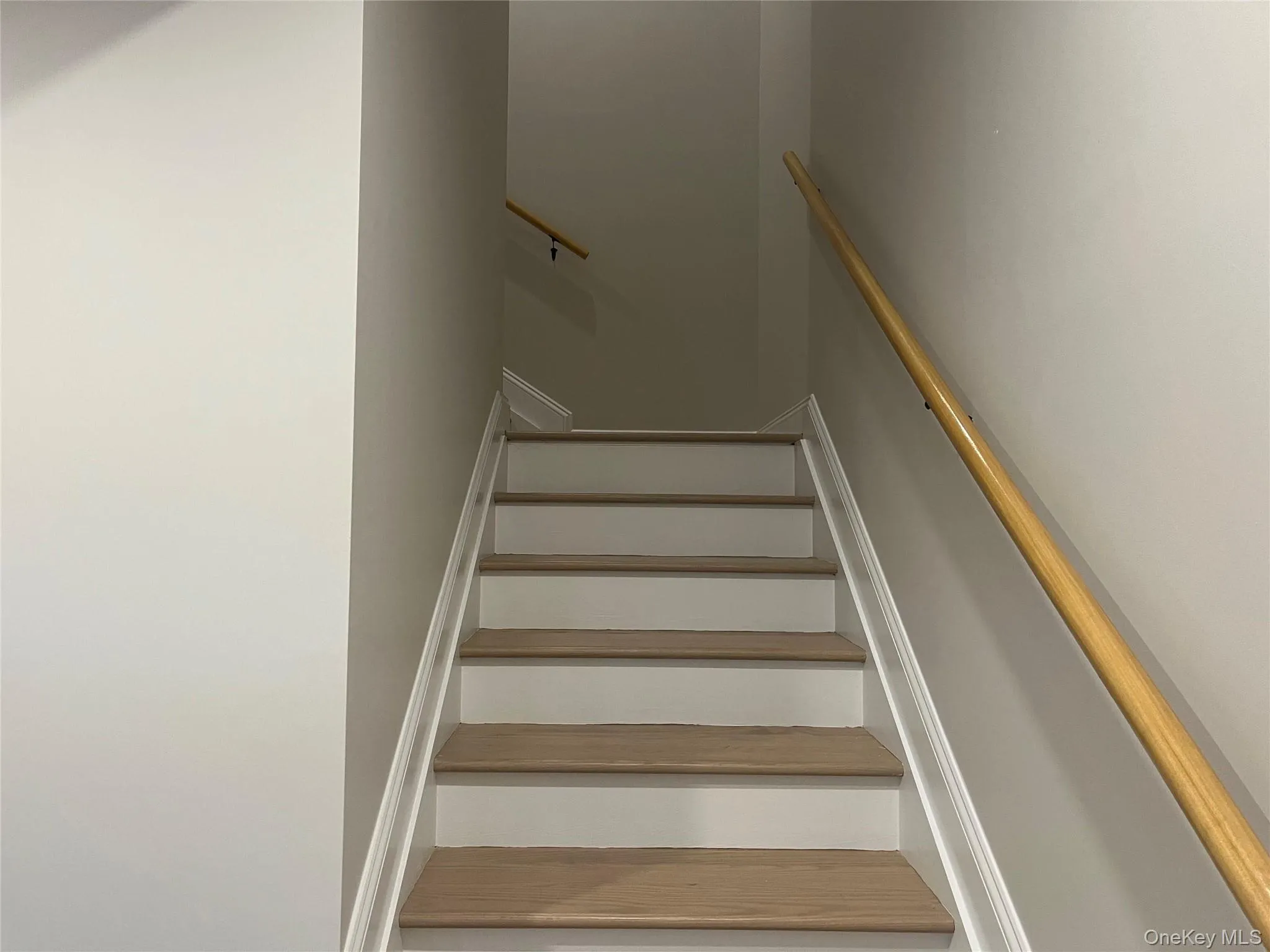 68A Main Street, Babylon, NY, 2 Bedrooms Bedrooms, 4 Rooms Rooms,1 BathroomBathrooms,Residential Lease,For Rent,Main,0,1033125 68A Main Street, Babylon, NY, 2 Bedrooms Bedrooms, 4 Rooms Rooms,1 BathroomBathrooms,Residential Lease,For Rent,Main,0,1033125