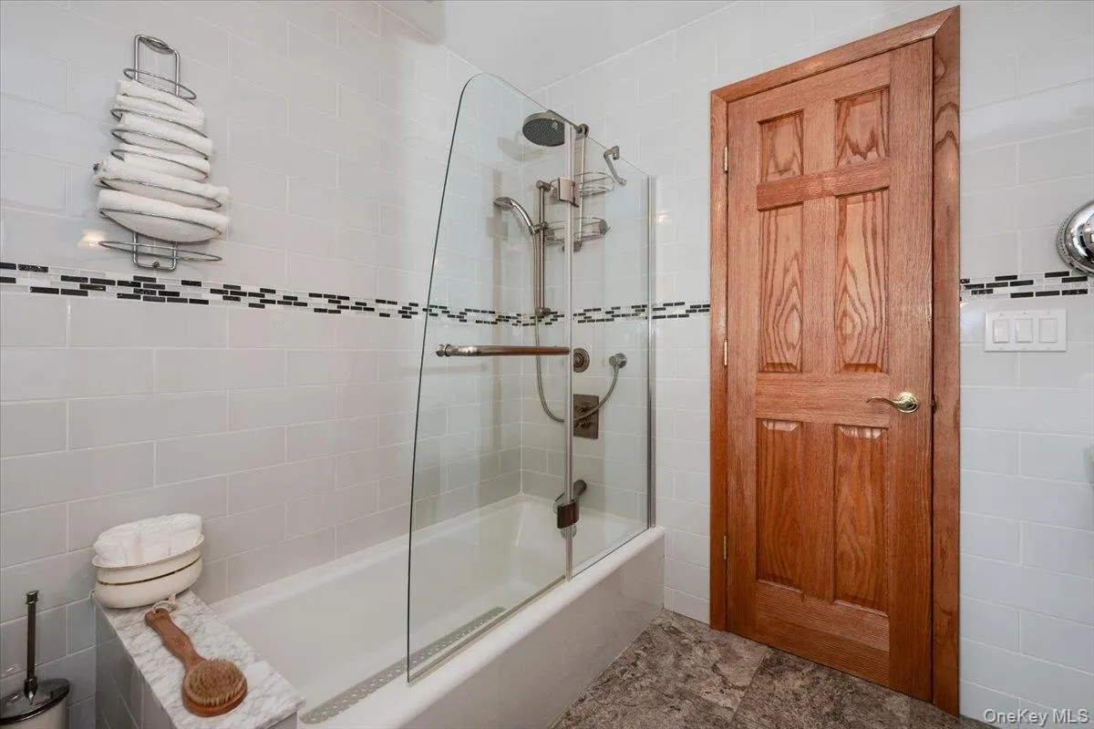 1st Fl Primary En-Suite bath with Toto Toilet Washlet 1st Fl Primary En-Suite bath with Toto Toilet Washlet