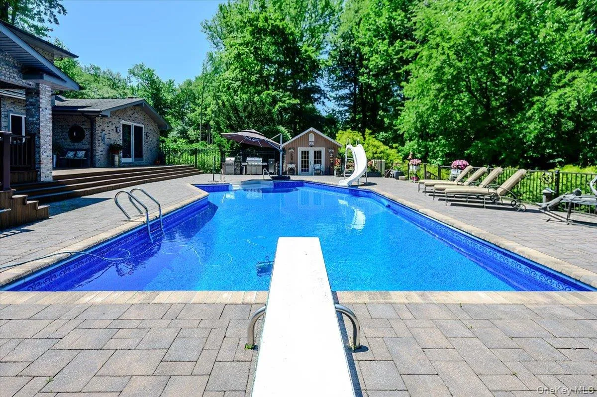 In-ground Salt Water, Heated, Vinyl Pool In-ground Salt Water, Heated, Vinyl Pool
