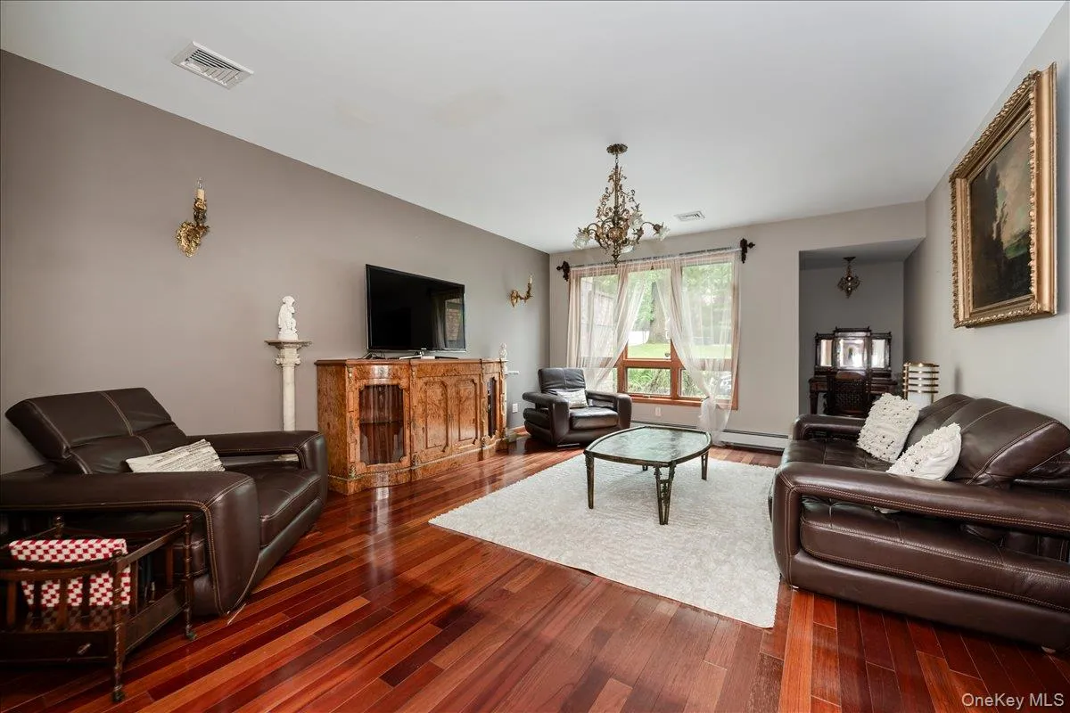 5 Jacquelyn Court, Huntington, NY, 5 Bedrooms Bedrooms, 10 Rooms Rooms,4 BathroomsBathrooms,Residential,For Rent,Jacquelyn,0,1033127 5 Jacquelyn Court, Huntington, NY, 5 Bedrooms Bedrooms, 10 Rooms Rooms,4 BathroomsBathrooms,Residential,For Rent,Jacquelyn,0,1033127