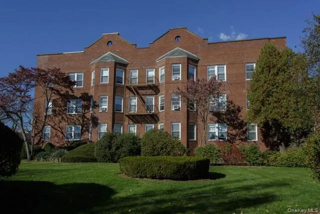 365 Stewart Avenue, Hempstead, NY, 2 Bedrooms Bedrooms, 6 Rooms Rooms,2 BathroomsBathrooms,Residential Lease,For Rent,Stewart,0,1033129 365 Stewart Avenue, Hempstead, NY, 2 Bedrooms Bedrooms, 6 Rooms Rooms,2 BathroomsBathrooms,Residential Lease,For Rent,Stewart,0,1033129