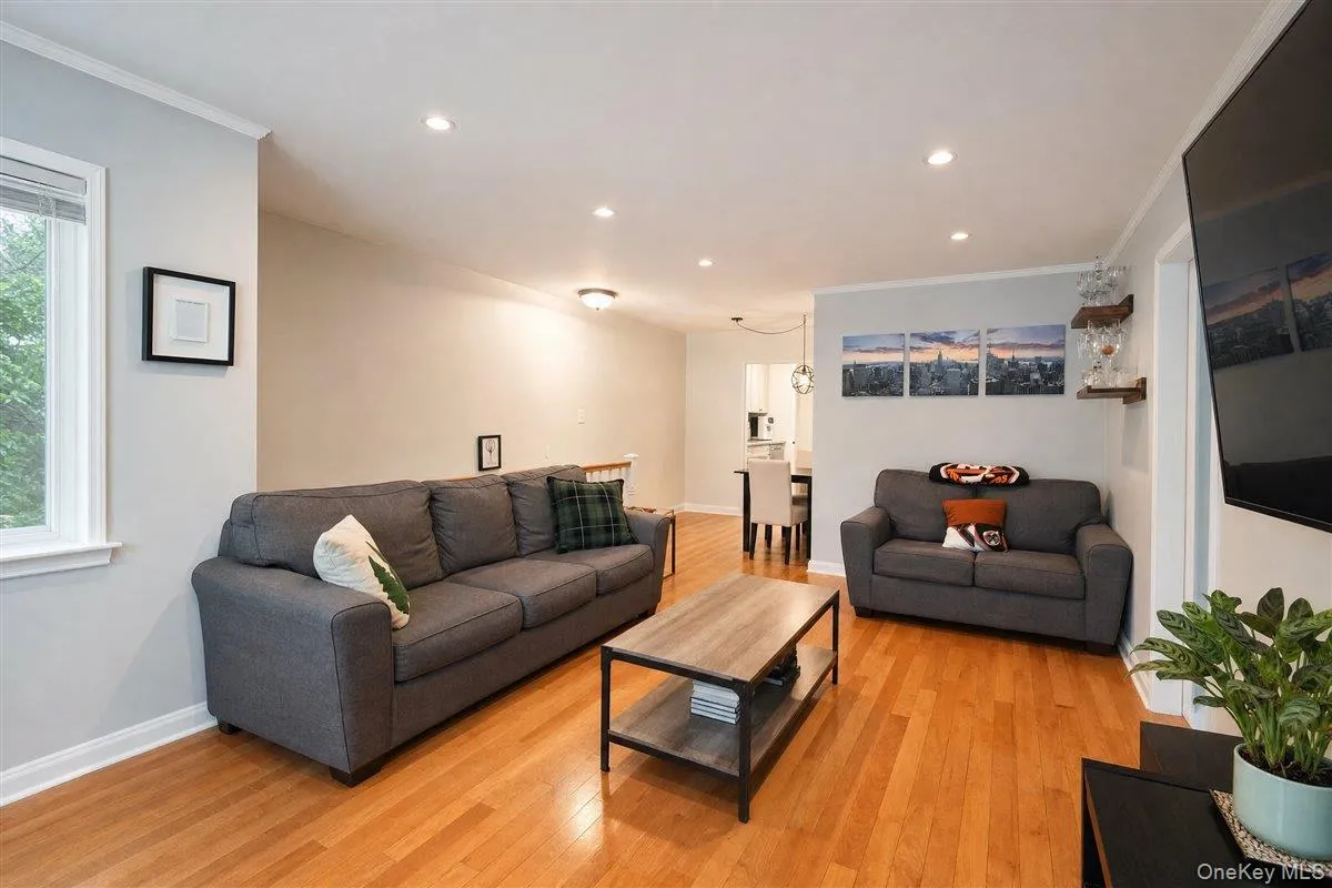 78-02 Cloverdale Boulevard, New York, NY, 1 Bedroom Bedrooms, 4 Rooms Rooms,1 BathroomBathrooms,Residential,For Rent,Cloverdale,0,1033136 78-02 Cloverdale Boulevard, New York, NY, 1 Bedroom Bedrooms, 4 Rooms Rooms,1 BathroomBathrooms,Residential,For Rent,Cloverdale,0,1033136