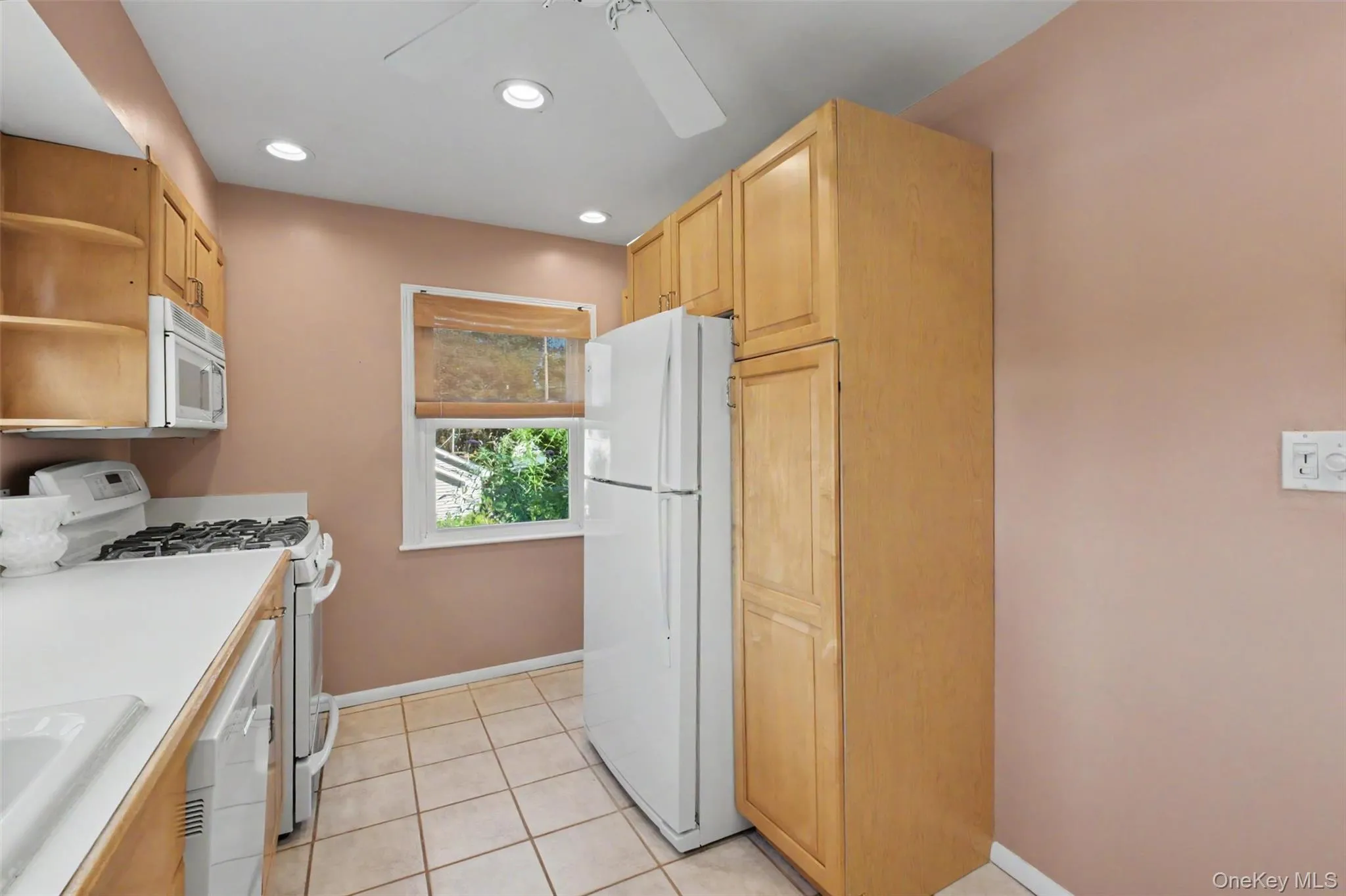 33 Grandview Drive, Carmel, NY, 3 Bedrooms Bedrooms, 7 Rooms Rooms,2 BathroomsBathrooms,Residential,For Rent,Grandview,0,1033137 33 Grandview Drive, Carmel, NY, 3 Bedrooms Bedrooms, 7 Rooms Rooms,2 BathroomsBathrooms,Residential,For Rent,Grandview,0,1033137
