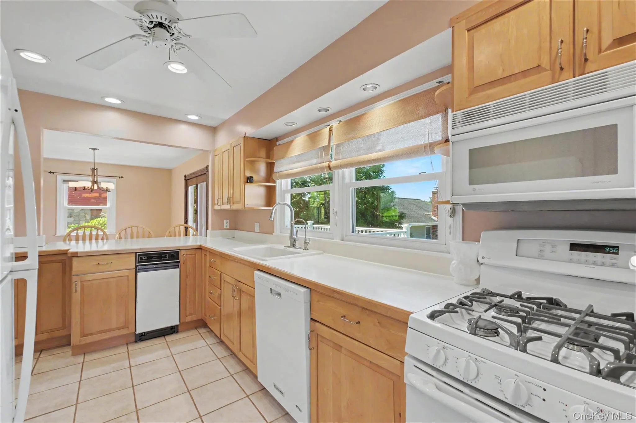 33 Grandview Drive, Carmel, NY, 3 Bedrooms Bedrooms, 7 Rooms Rooms,2 BathroomsBathrooms,Residential,For Rent,Grandview,0,1033137 33 Grandview Drive, Carmel, NY, 3 Bedrooms Bedrooms, 7 Rooms Rooms,2 BathroomsBathrooms,Residential,For Rent,Grandview,0,1033137