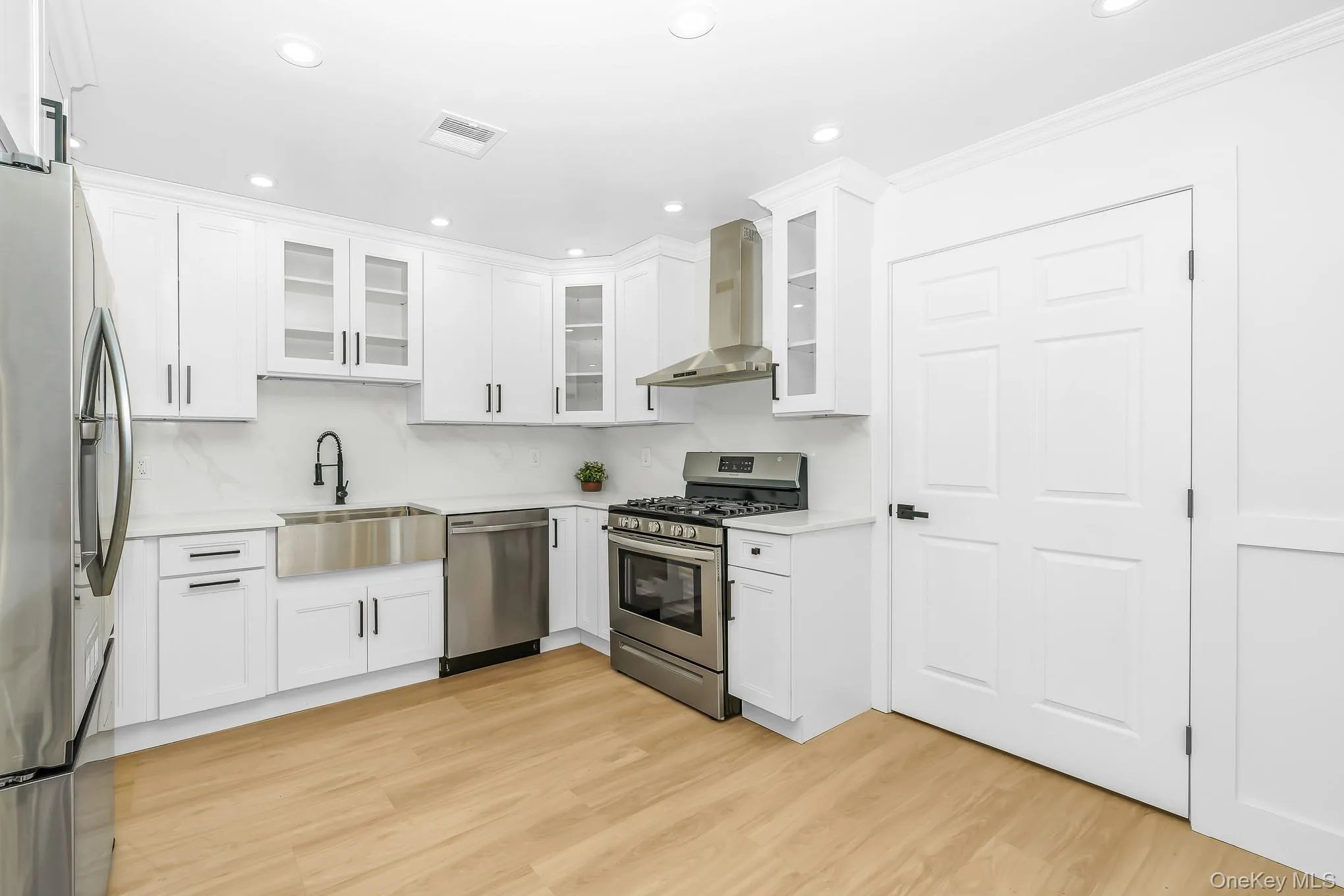 48 Joan Avenue, Brookhaven, NY, 3 Bedrooms Bedrooms, 8 Rooms Rooms,2 BathroomsBathrooms,Residential,For Rent,Joan,0,1033138 48 Joan Avenue, Brookhaven, NY, 3 Bedrooms Bedrooms, 8 Rooms Rooms,2 BathroomsBathrooms,Residential,For Rent,Joan,0,1033138