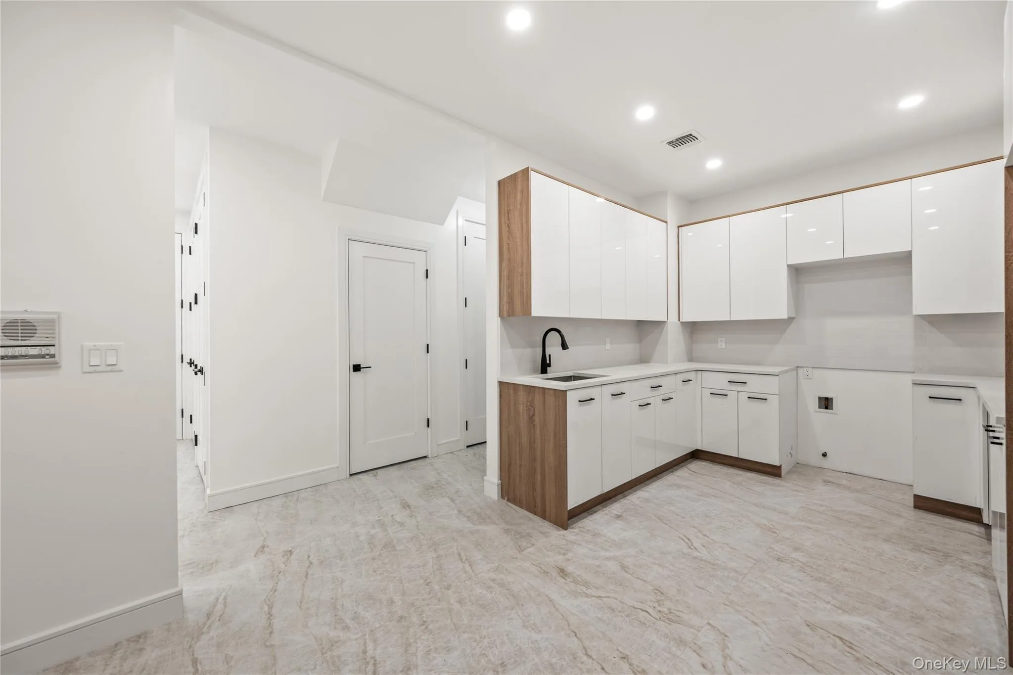 15 Warren Court, Ramapo, NY, 3 Bedrooms Bedrooms, 5 Rooms Rooms,2 BathroomsBathrooms,Residential,For Rent,Warren,0,1033144 15 Warren Court, Ramapo, NY, 3 Bedrooms Bedrooms, 5 Rooms Rooms,2 BathroomsBathrooms,Residential,For Rent,Warren,0,1033144