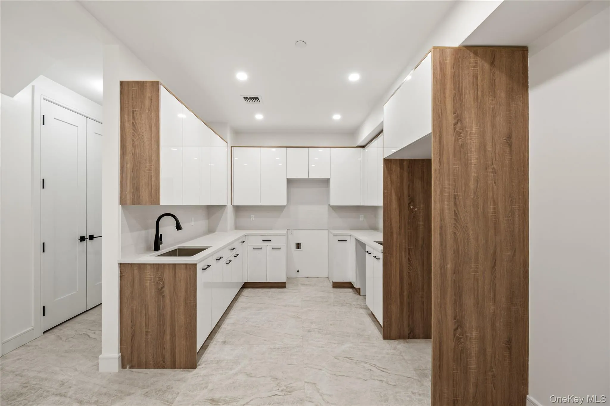 15 Warren Court, Ramapo, NY, 3 Bedrooms Bedrooms, 5 Rooms Rooms,2 BathroomsBathrooms,Residential,For Rent,Warren,0,1033144 15 Warren Court, Ramapo, NY, 3 Bedrooms Bedrooms, 5 Rooms Rooms,2 BathroomsBathrooms,Residential,For Rent,Warren,0,1033144