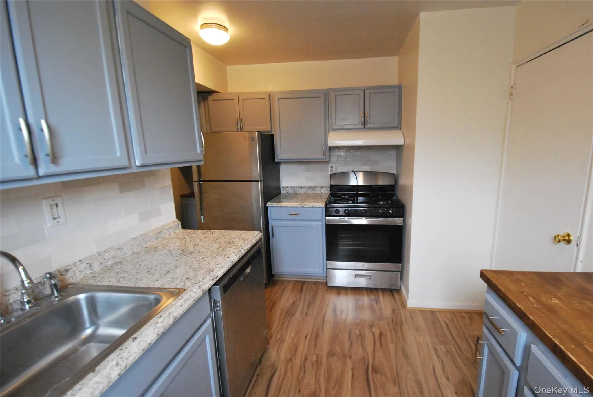 2 Sadore Lane, Yonkers, NY, 2 Bedrooms Bedrooms, 5 Rooms Rooms,1 BathroomBathrooms,Residential,For Rent,Sadore,0,1033148 2 Sadore Lane, Yonkers, NY, 2 Bedrooms Bedrooms, 5 Rooms Rooms,1 BathroomBathrooms,Residential,For Rent,Sadore,0,1033148