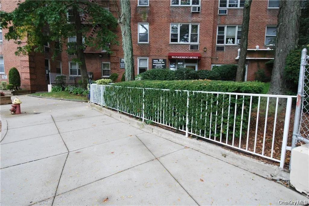 2 Sadore Lane, Yonkers, NY, 2 Bedrooms Bedrooms, 5 Rooms Rooms,1 BathroomBathrooms,Residential,For Rent,Sadore,0,1033148 2 Sadore Lane, Yonkers, NY, 2 Bedrooms Bedrooms, 5 Rooms Rooms,1 BathroomBathrooms,Residential,For Rent,Sadore,0,1033148