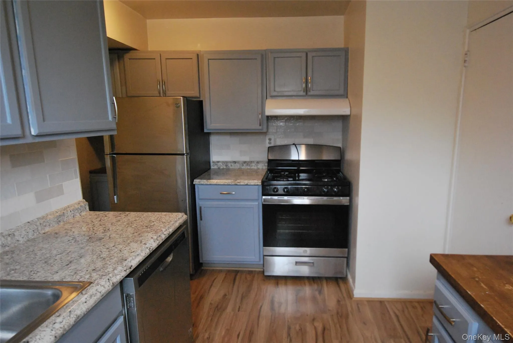 2 Sadore Lane, Yonkers, NY, 2 Bedrooms Bedrooms, 5 Rooms Rooms,1 BathroomBathrooms,Residential,For Rent,Sadore,0,1033148 2 Sadore Lane, Yonkers, NY, 2 Bedrooms Bedrooms, 5 Rooms Rooms,1 BathroomBathrooms,Residential,For Rent,Sadore,0,1033148