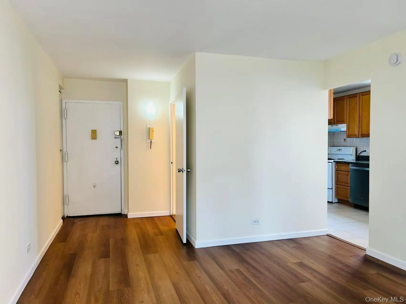 138-35 elder Avenue, New York, NY, 1 Bedroom Bedrooms, 3 Rooms Rooms,1 BathroomBathrooms,Residential,For Rent,elder,0,1033152 138-35 elder Avenue, New York, NY, 1 Bedroom Bedrooms, 3 Rooms Rooms,1 BathroomBathrooms,Residential,For Rent,elder,0,1033152