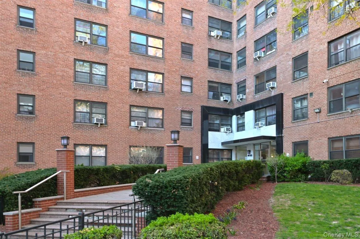 99-05 63rd Drive, New York, NY, 1 Bedroom Bedrooms, 2 Rooms Rooms,1 BathroomBathrooms,Residential,For Rent,63rd,0,1033165 99-05 63rd Drive, New York, NY, 1 Bedroom Bedrooms, 2 Rooms Rooms,1 BathroomBathrooms,Residential,For Rent,63rd,0,1033165
