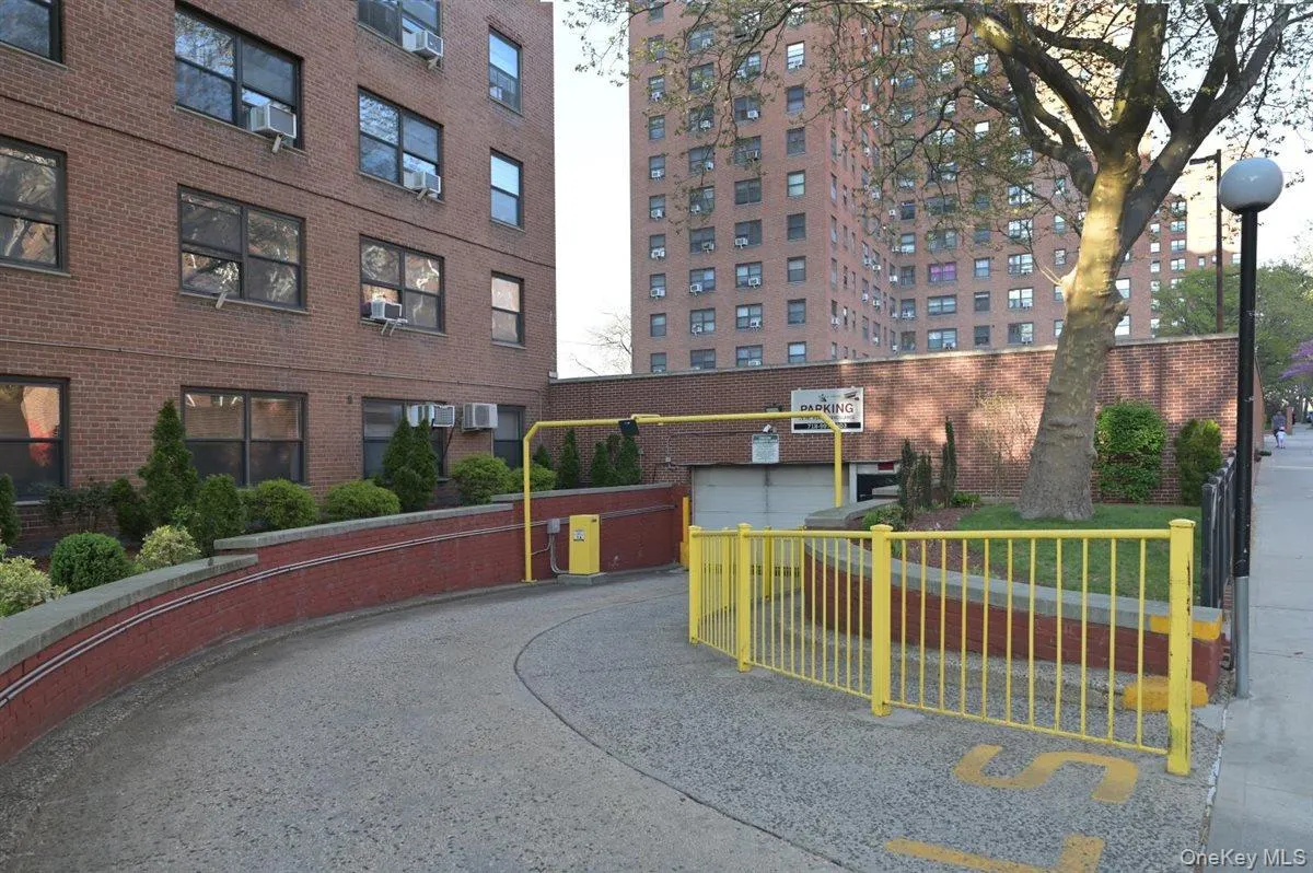 99-05 63rd Drive, New York, NY, 1 Bedroom Bedrooms, 2 Rooms Rooms,1 BathroomBathrooms,Residential,For Rent,63rd,0,1033165 99-05 63rd Drive, New York, NY, 1 Bedroom Bedrooms, 2 Rooms Rooms,1 BathroomBathrooms,Residential,For Rent,63rd,0,1033165
