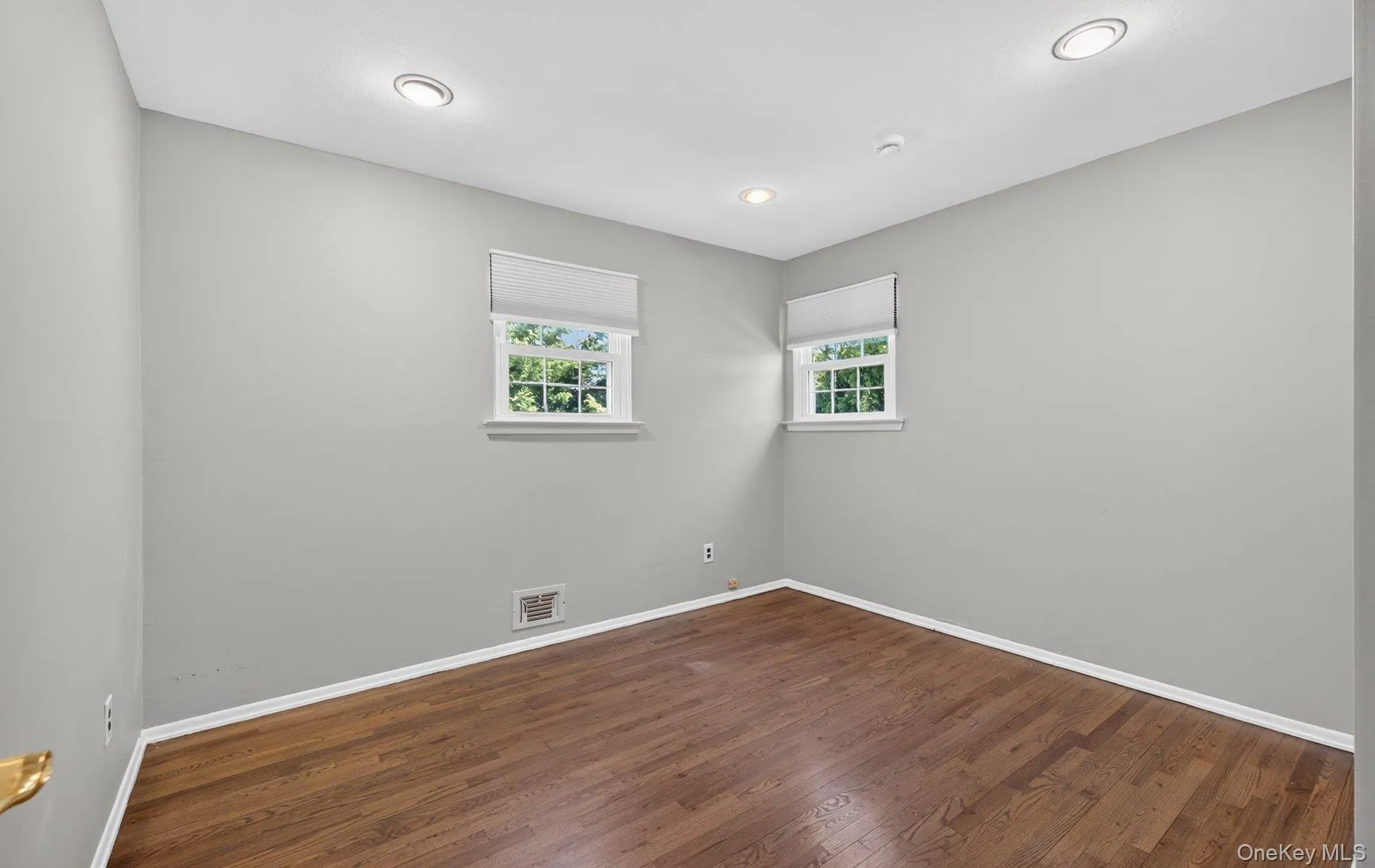 7 Phyllis Drive, Huntington, NY, 4 Bedrooms Bedrooms, 7 Rooms Rooms,2 BathroomsBathrooms,Residential Lease,For Rent,Phyllis,0,1033172 7 Phyllis Drive, Huntington, NY, 4 Bedrooms Bedrooms, 7 Rooms Rooms,2 BathroomsBathrooms,Residential Lease,For Rent,Phyllis,0,1033172